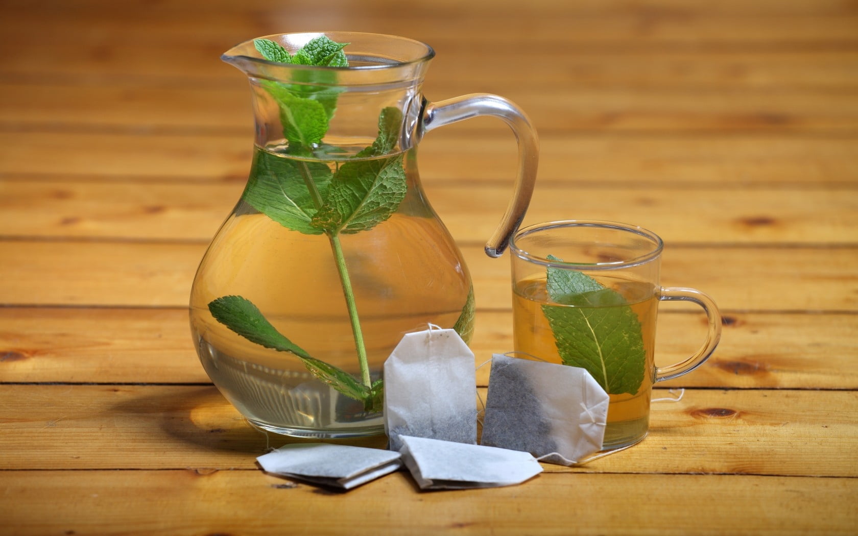 indoors, container, no people, transparent, table, freshness, leaves, leaf, drinking glass, food and drink, glass - material, herb, tea, mint leaf - culinary, HD Wallpaper