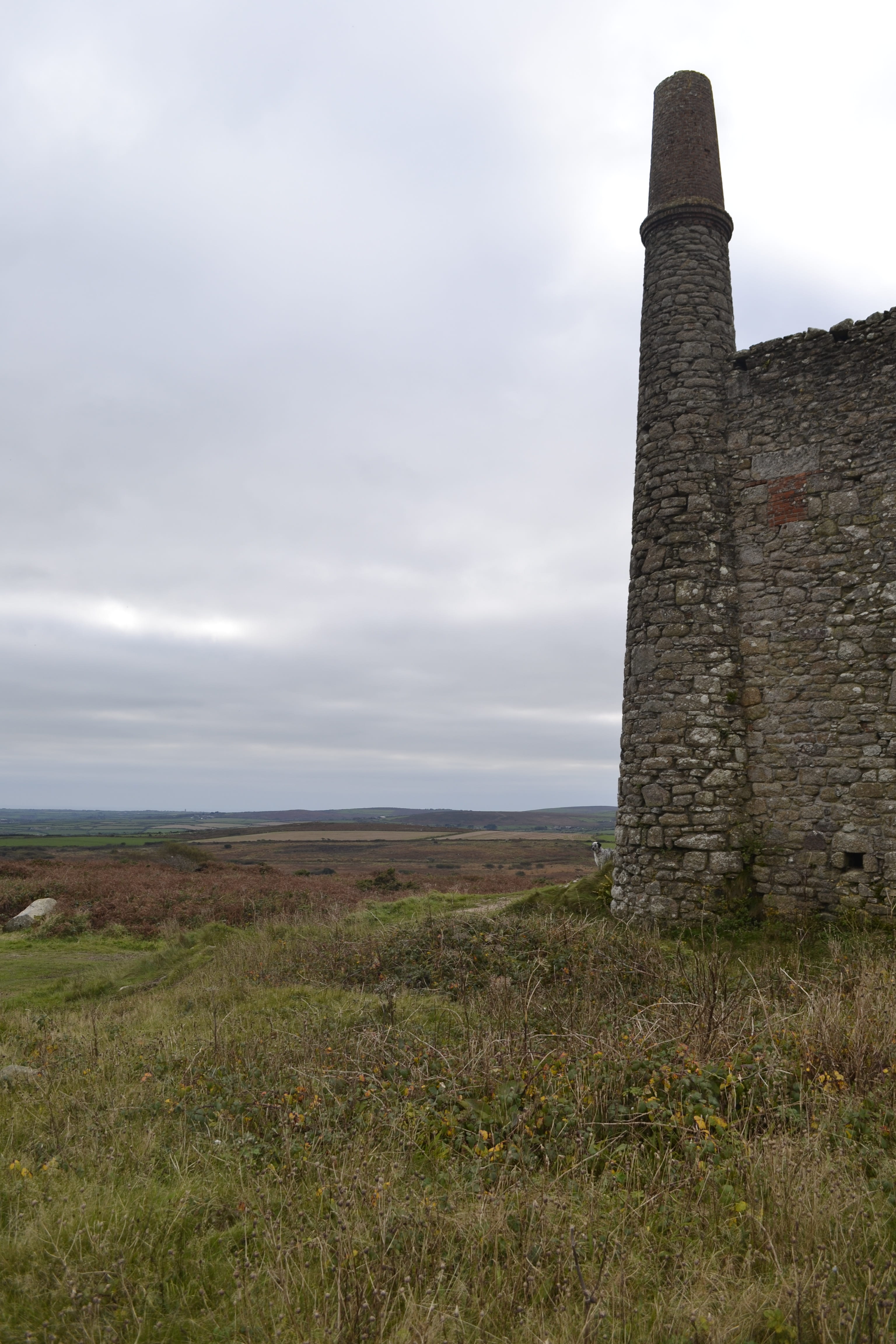nature, landscape, low angle view, poldark, day, building exterior, tower, british, industrial, uk, mine, mining, heritage, engine, rugged, the past, cloud - sky, Phone HD Wallpaper