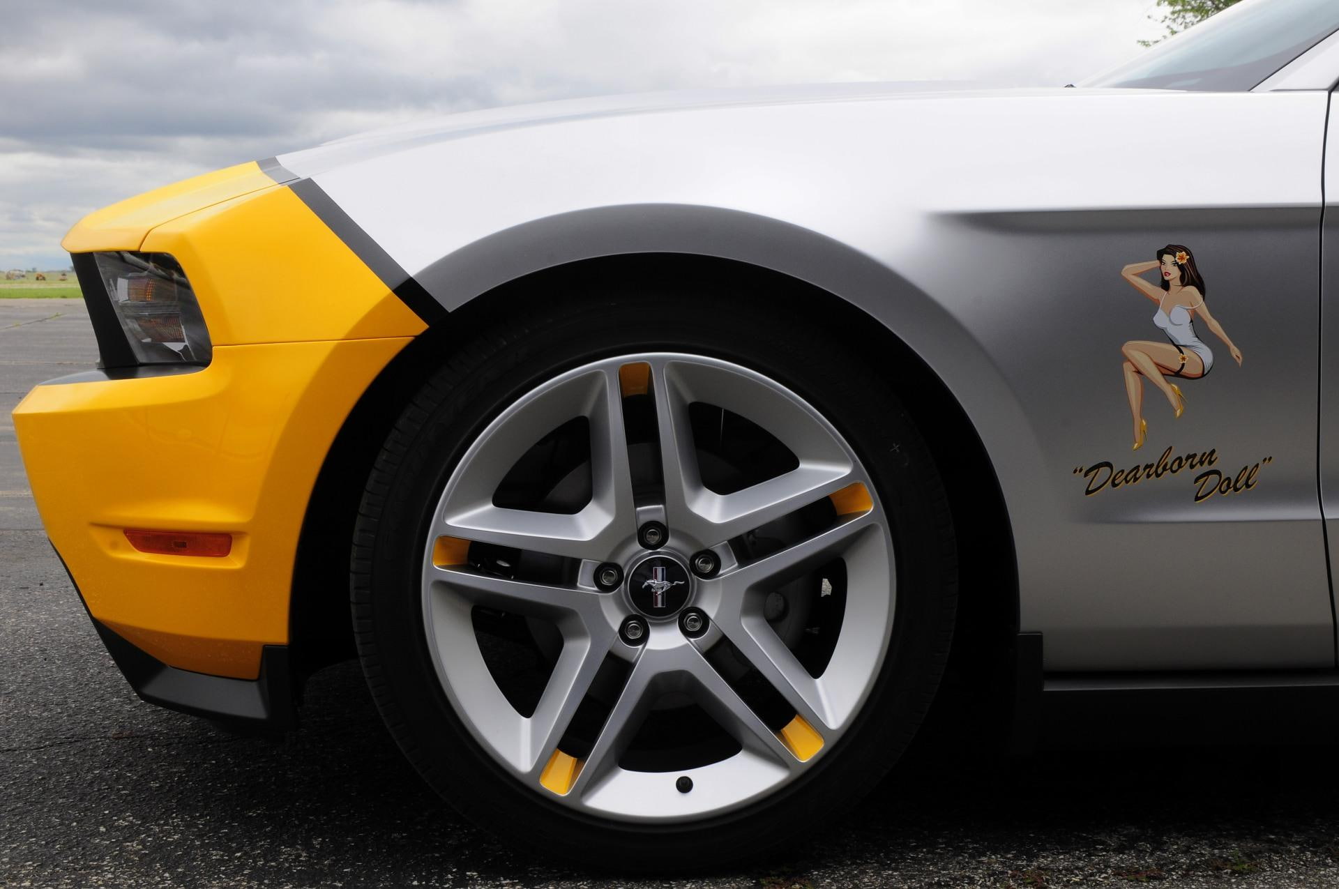 car, av, road, outdoors, yellow, travel, day, black color, standing, mustang, land vehicle, no people, ford, tire, stationary, close-up, wheel, nature, HD Wallpaper