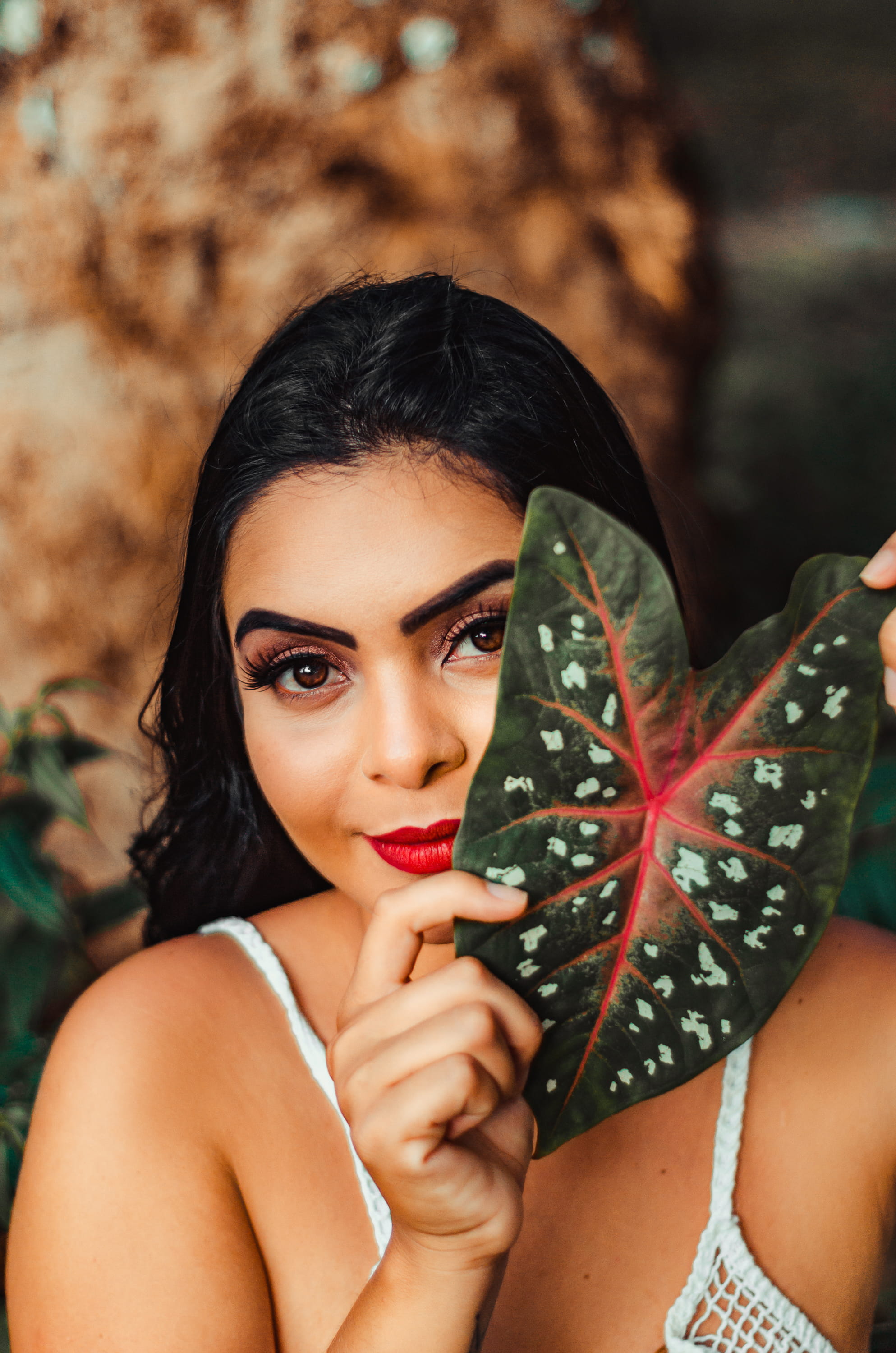 black hair, adult, front view, woman, holding, beauty, one person, Taro Leaf, 2K, pretty, close, posing, brunette, young women, young adult, looking at camera, Phone HD Wallpaper