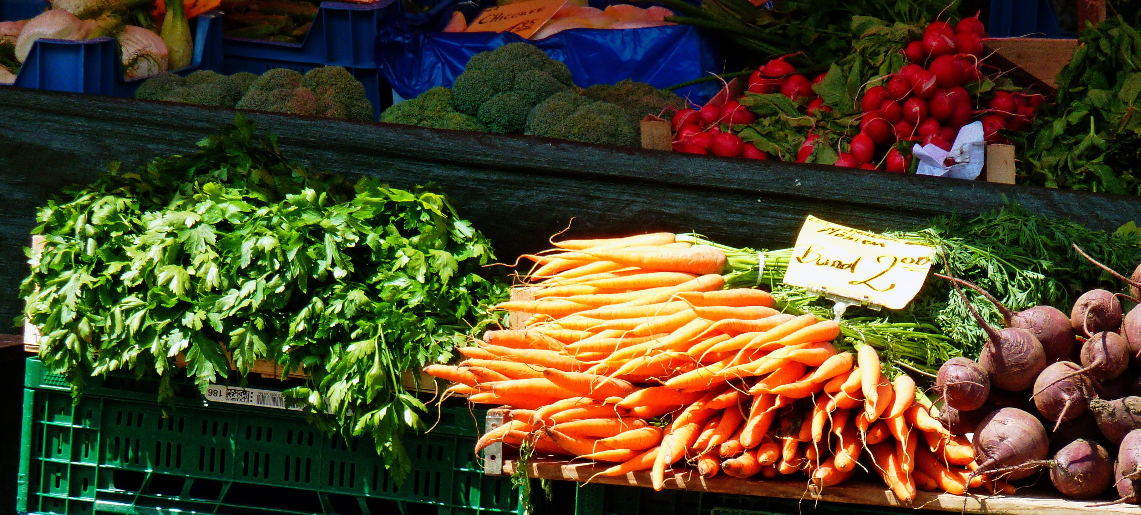 food and drink, vegetable, for sale, market Stall, day, variation, healthy eating, tomatoes, food, kohlrabi, fruit, outdoors, carrot, sale, sales stand, HD Wallpaper