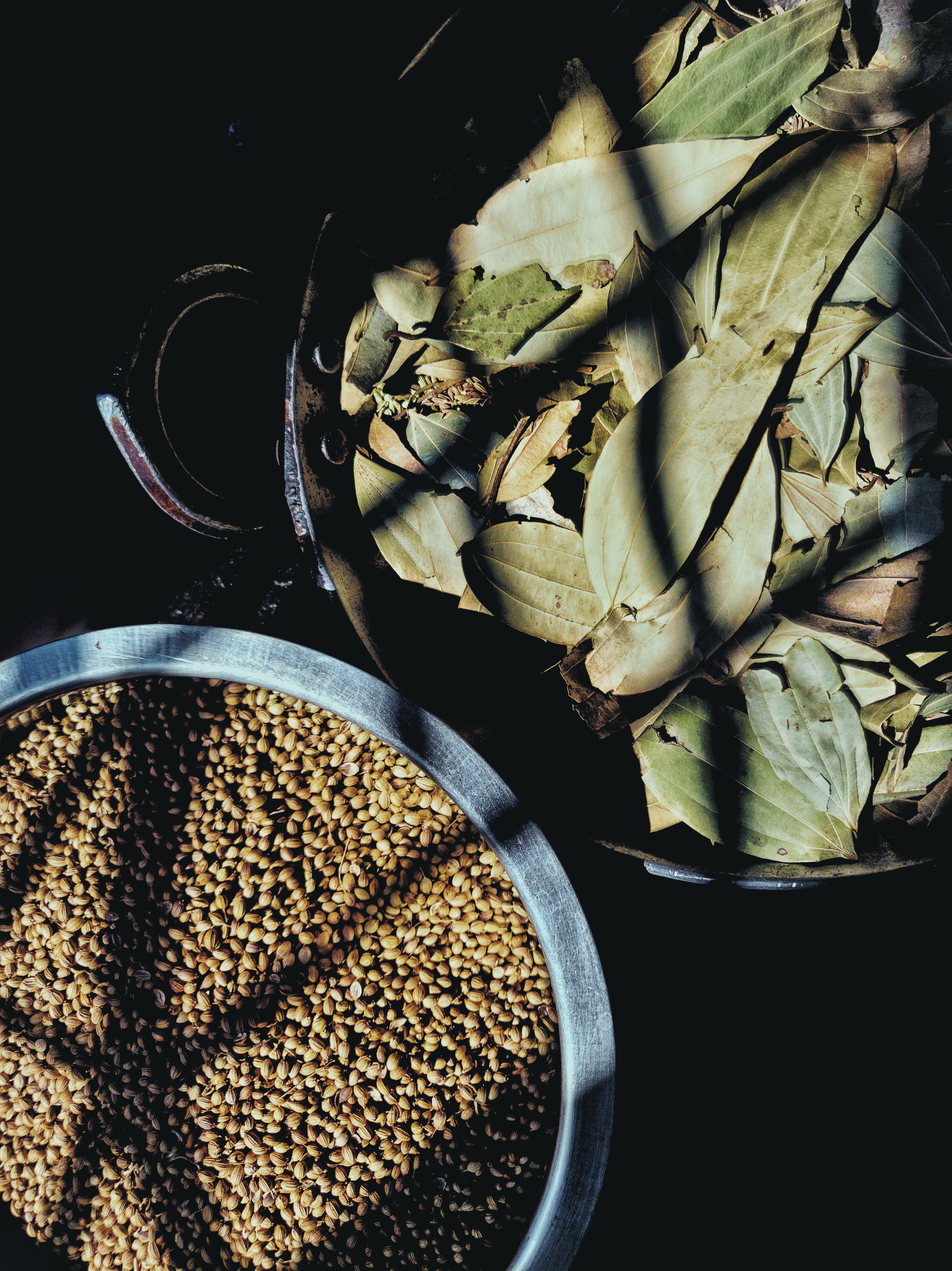 close-up, still life, abundance, black background, bean, lentil, spices, container, cabbage, sesame, artichoke, kohlrabi, vegetable, bowl, no people, india, Phone HD Wallpaper