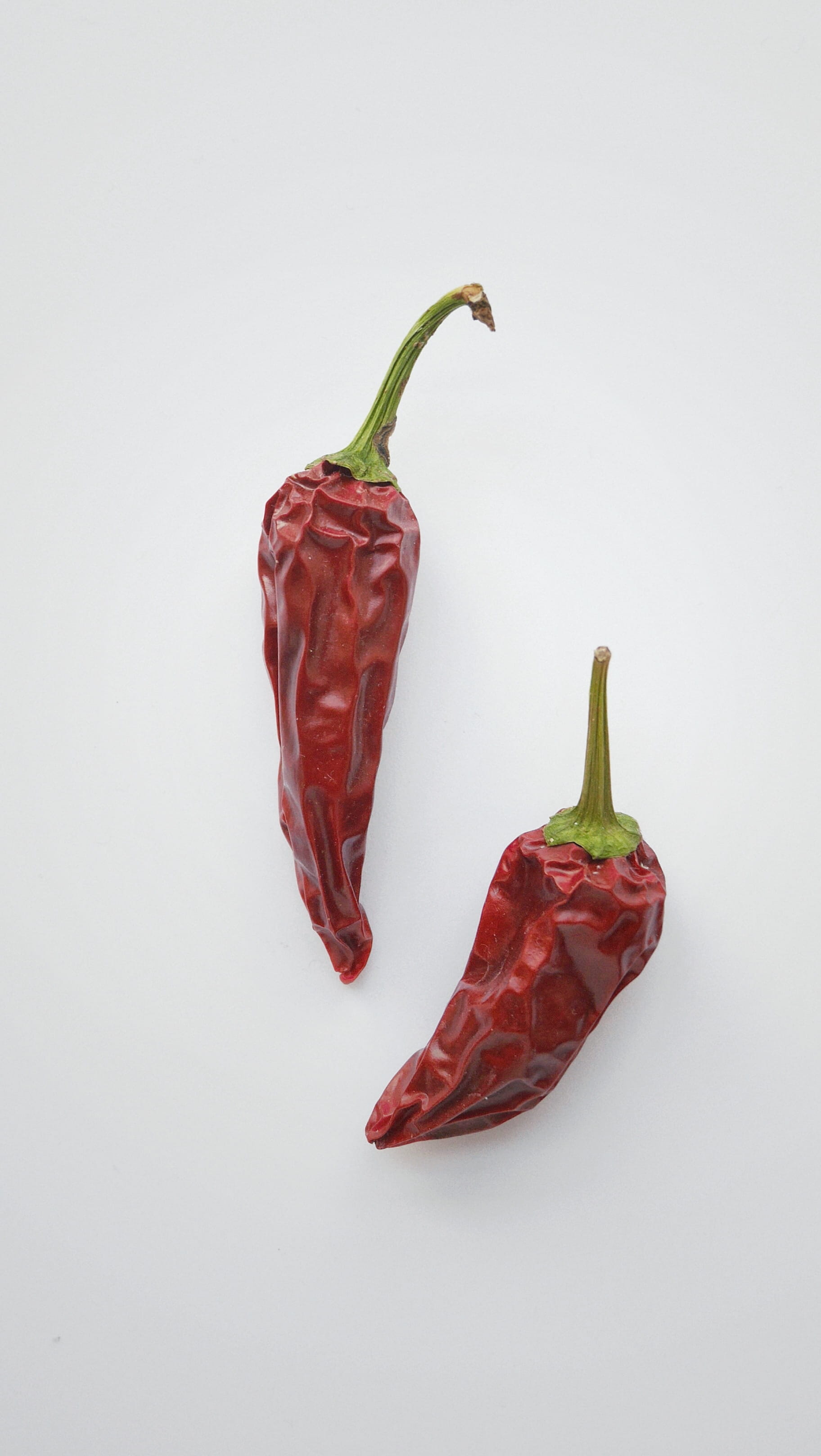 dry, spicy, no people, red, cook book, raw food, wellbeing, eat, 2K, chilli, old, food and drink, red chili pepper, indoors, studio shot, spice, ingredient, Phone HD Wallpaper