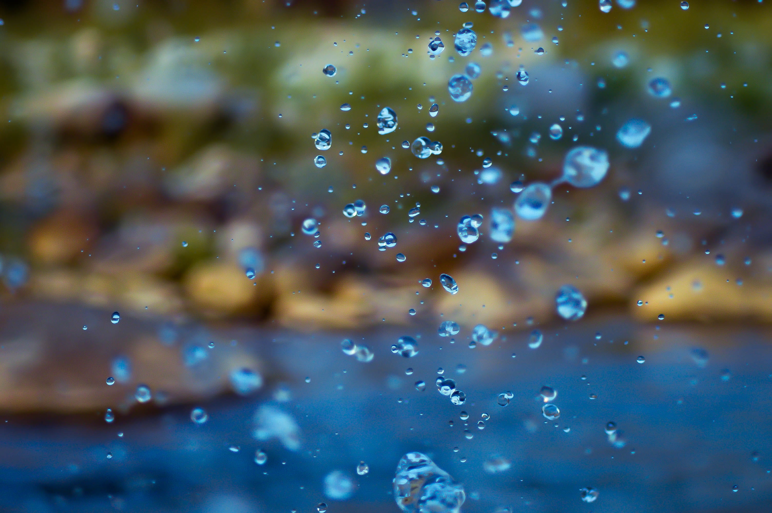 day, selective focus, nature, focus on foreground, drop, window, 2K, full frame, river, water, aquatic, transparent, unsplash, camera, zoom, blur, no people, HD Wallpaper