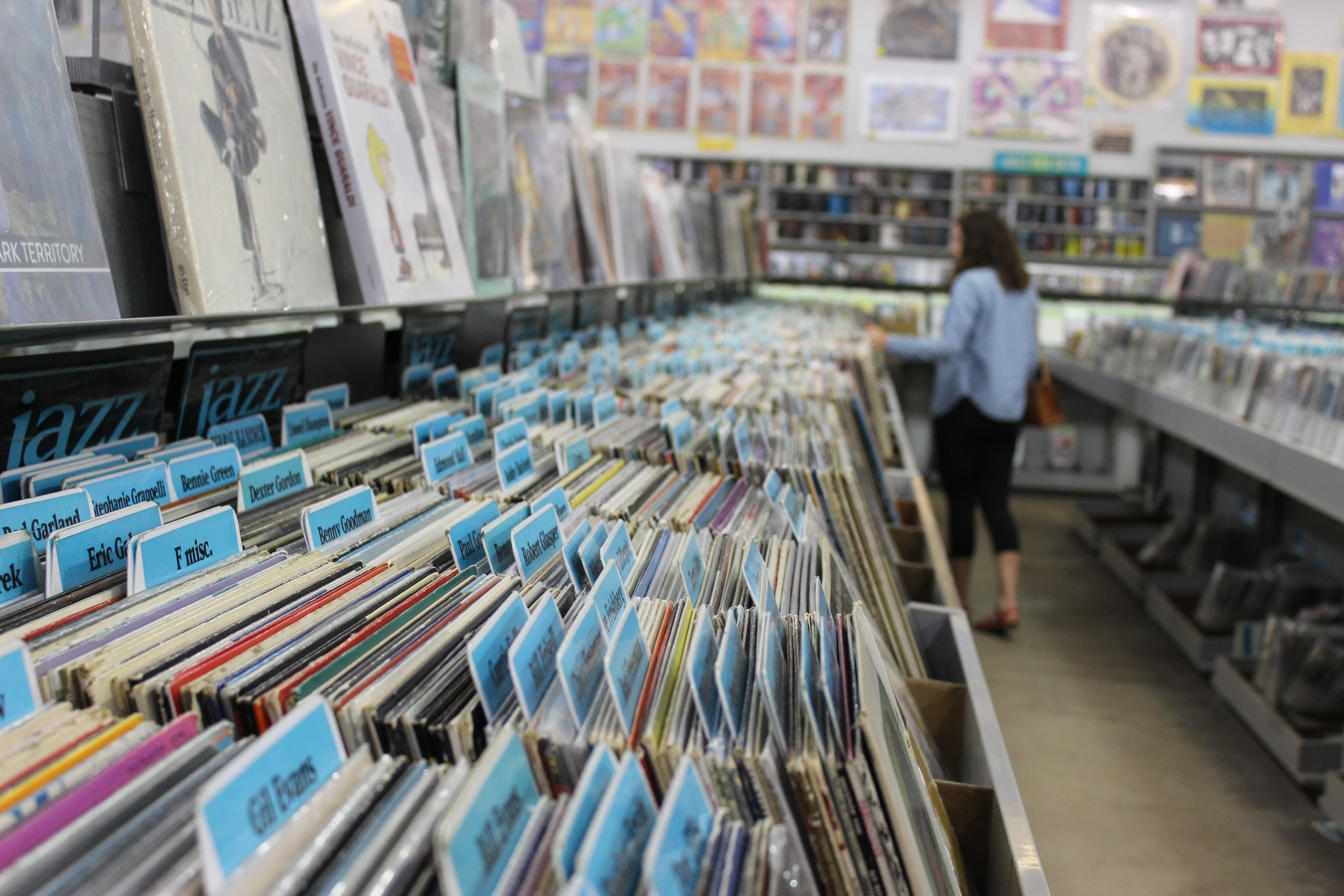 music, 5K, store, consumerism, arrangement, amoeba music, shelf, san francisco, shopping, large group of objects, retail display, business, one person, HD Wallpaper