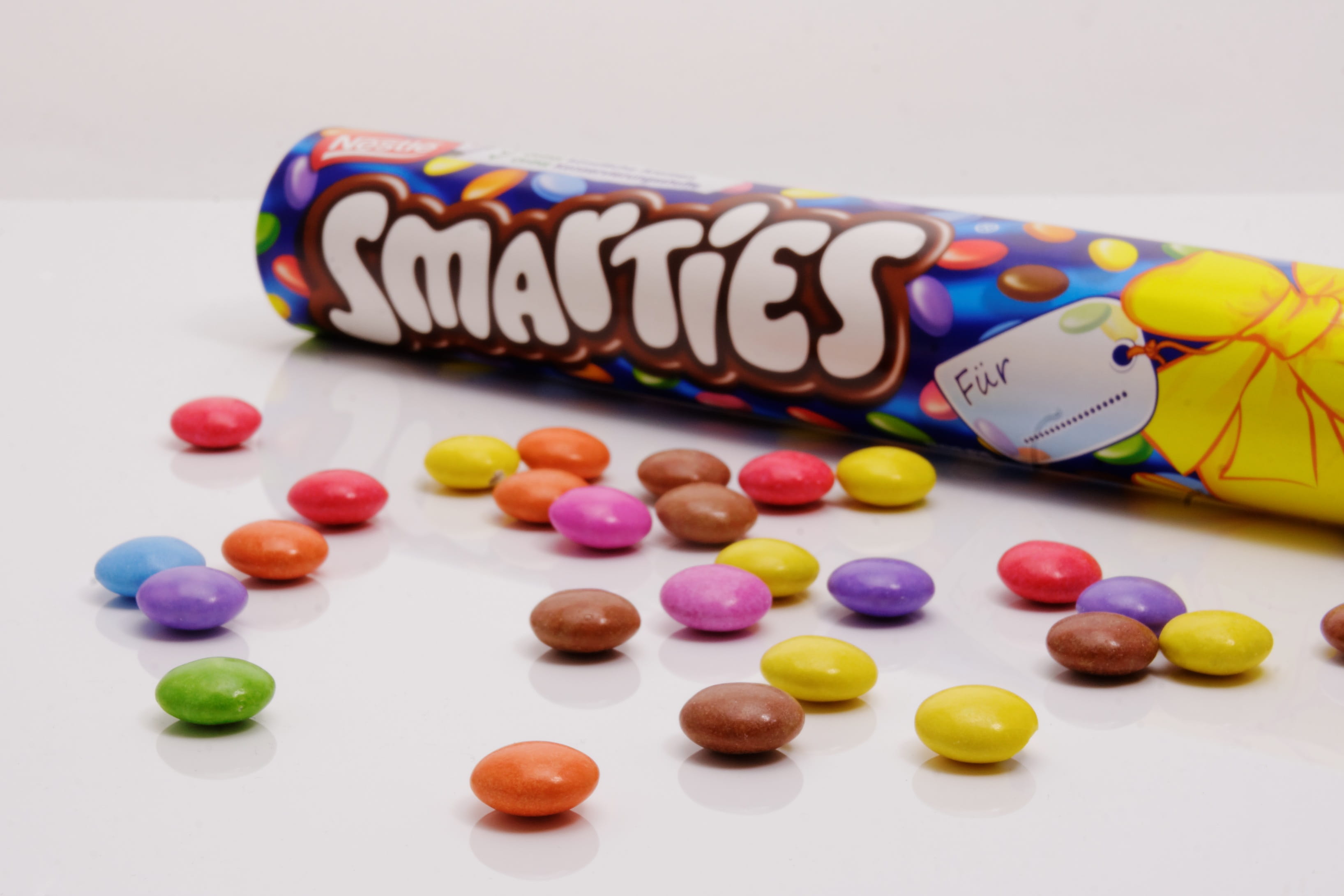 Food, sweet food, close-up, art and craft, temptation, table, smarties, Sweet, Candy, no people, colorful, food and drink, indulgence, multi colored, still life, HD Wallpaper
