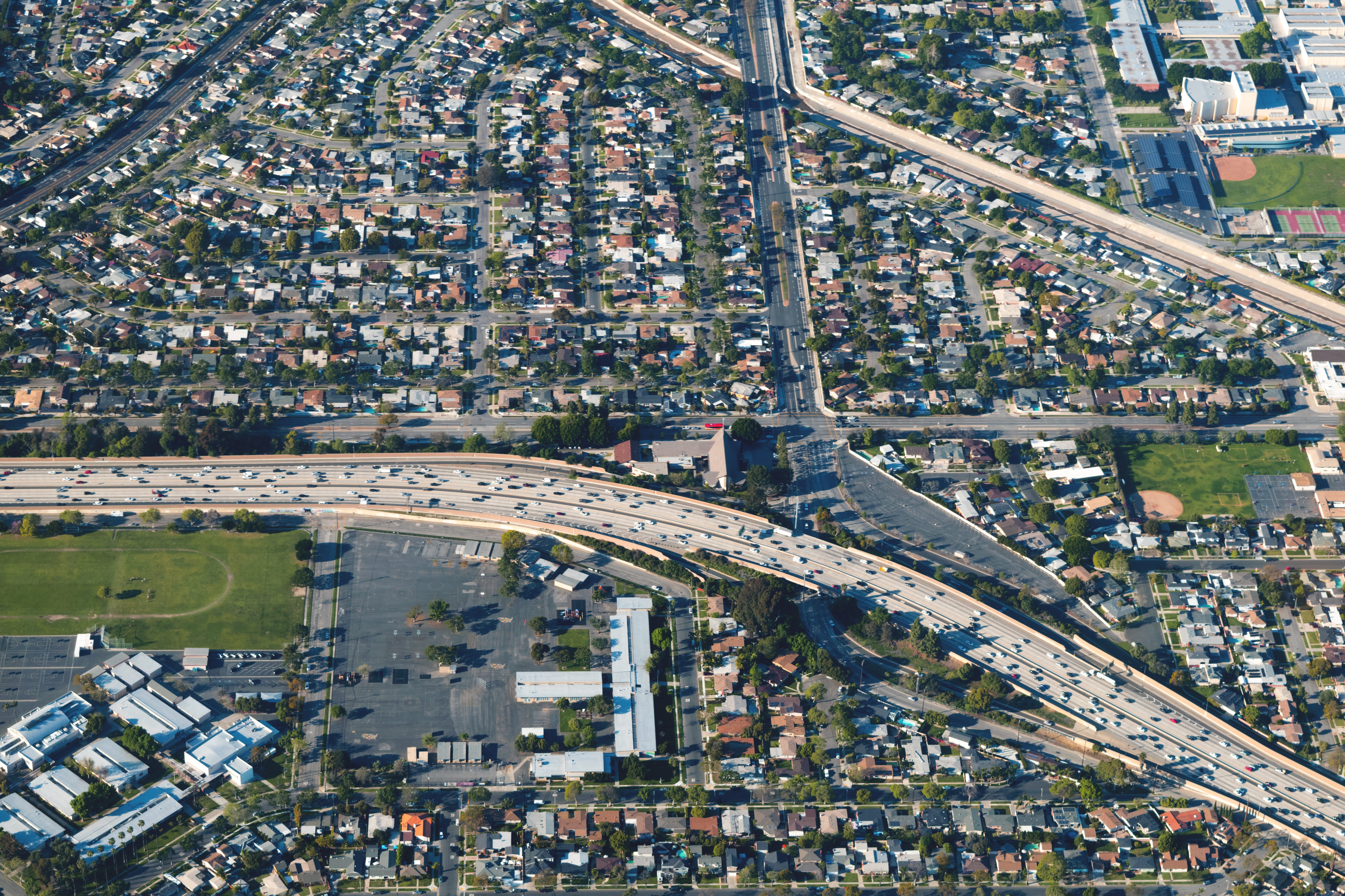 car, traffic, building exterior, road, nature, track, building, rush, day, rooftops, city, mode of transportation, crowd, aerial view, los, baseball, transportation, HD Wallpaper