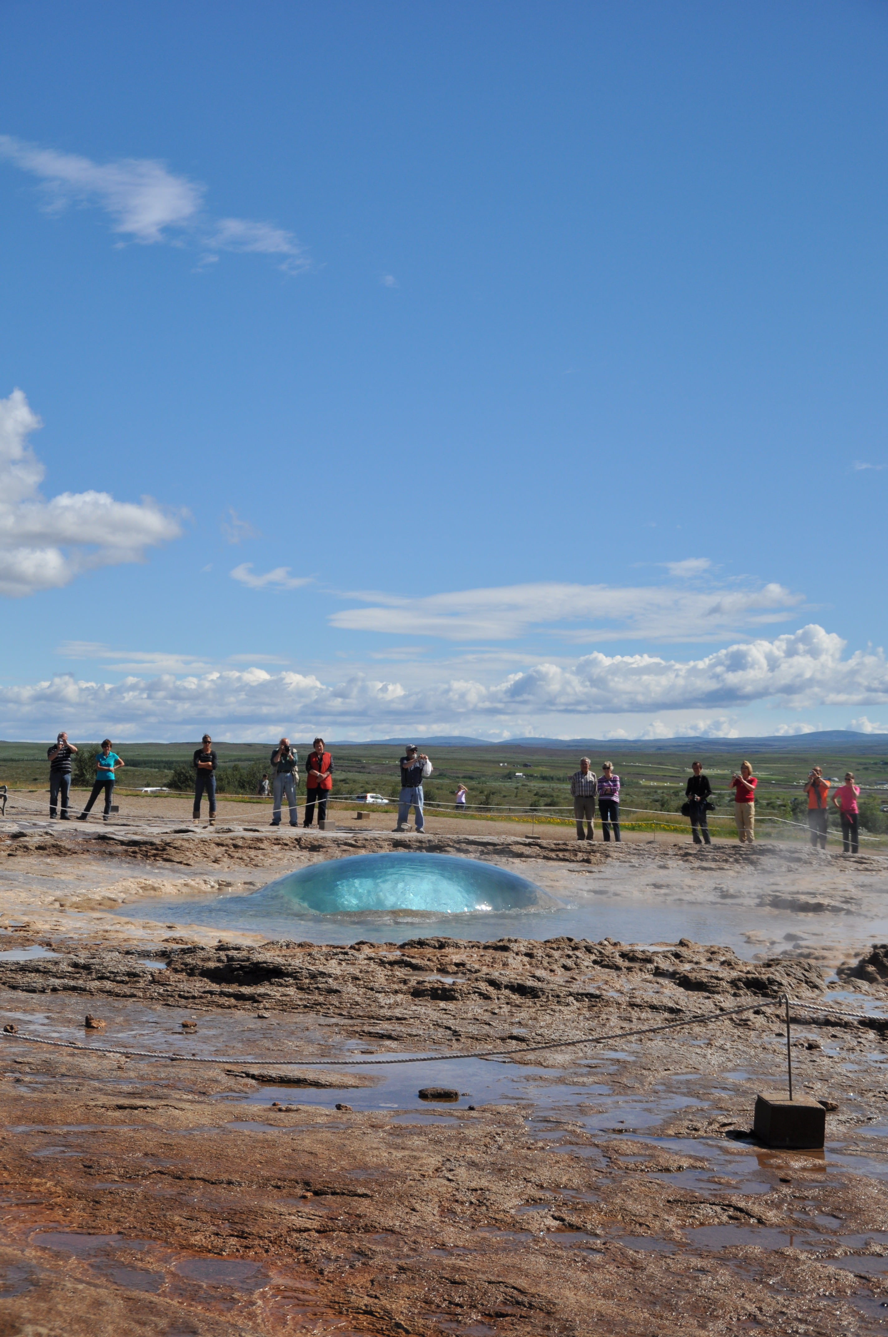 4K, land, places of interest, outbreak, day, environment, outdoors, crowd, geyser, boiling water, mixed age range, lifestyles, group of people, women, Phone HD Wallpaper