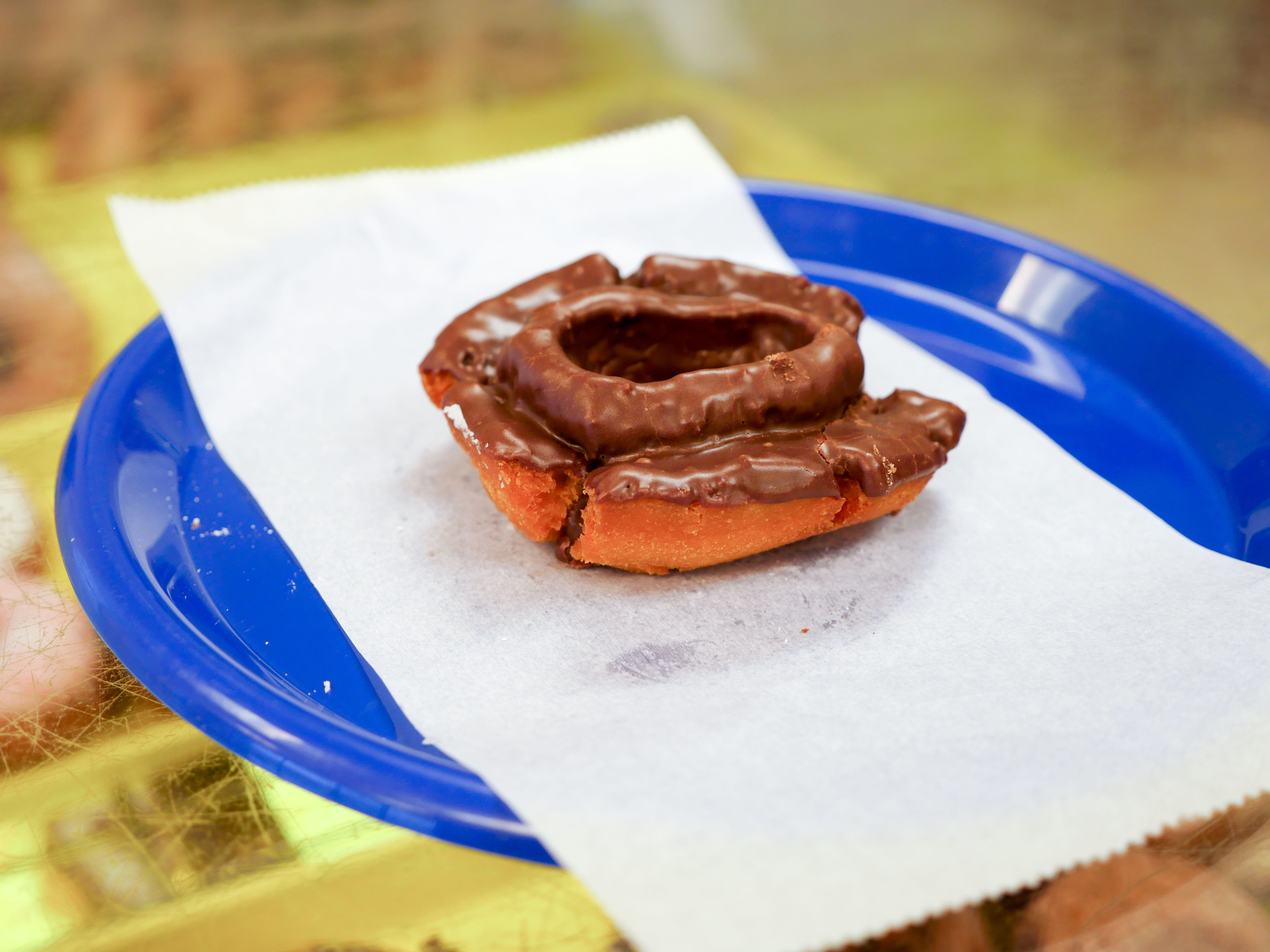freshness, meat, food and drink, sweet food, fun, bakery, table, donut, sugar, icing, round, food, calories, temptation, still life, wellbeing, focus on foreground, HD Wallpaper