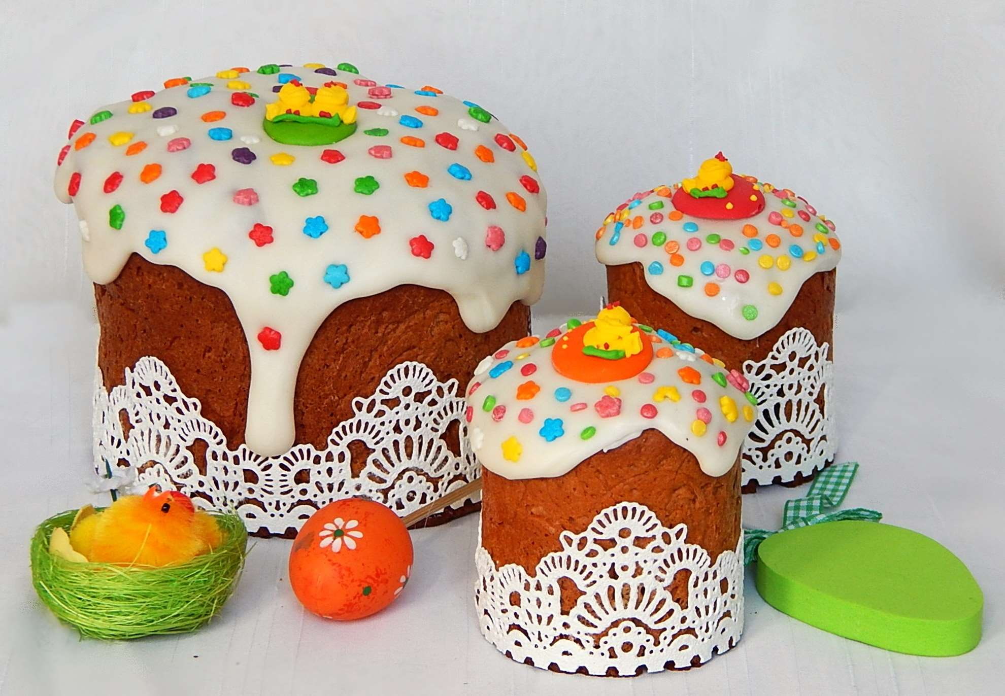 1080P, table, temptation, three, representation, christ is risen, easter cake, sweet, food, multi colored, food and drink, indulgence, pattern, easter, HD Wallpaper