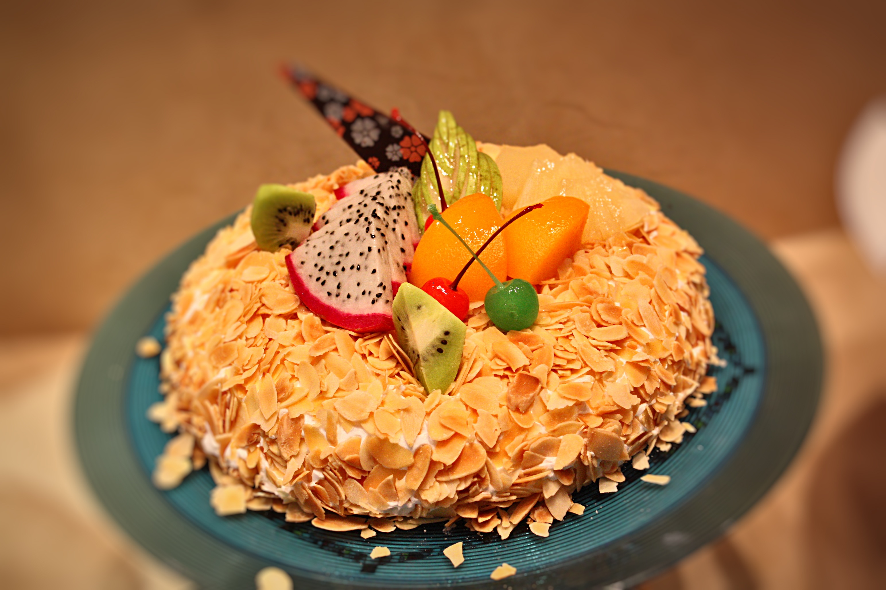 cake, freshness, sweet, indoors, 2K, slices, dragonfruit, high angle view, temptation, japanese food, no people, healthy eating, food, ready-to-eat, indulgence, HD Wallpaper
