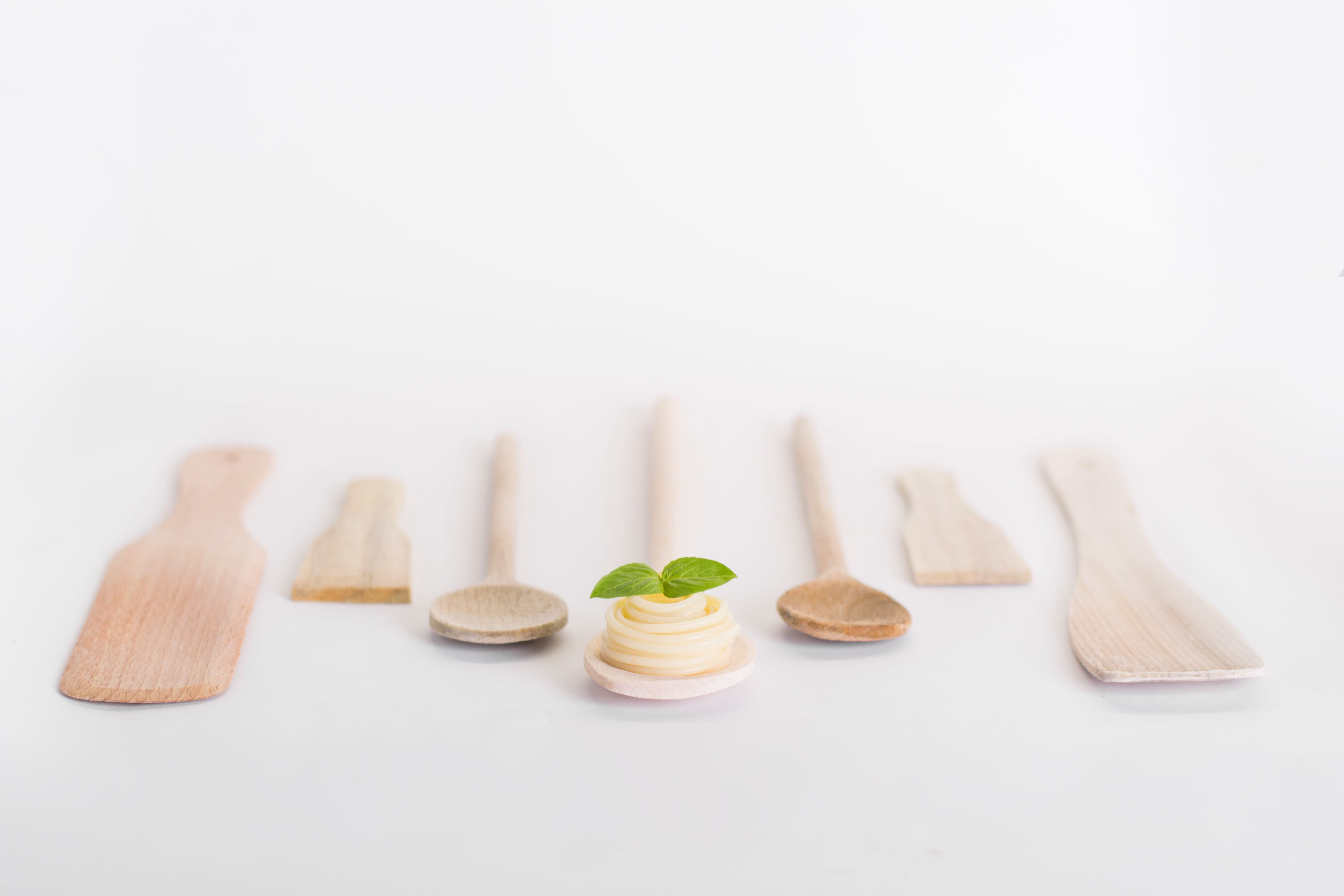 in a row, wooden spoon, kitchen utensil, variation, kitchen tools, purity, order, background, medium group of objects, no people, still life, group of objects, HD Wallpaper