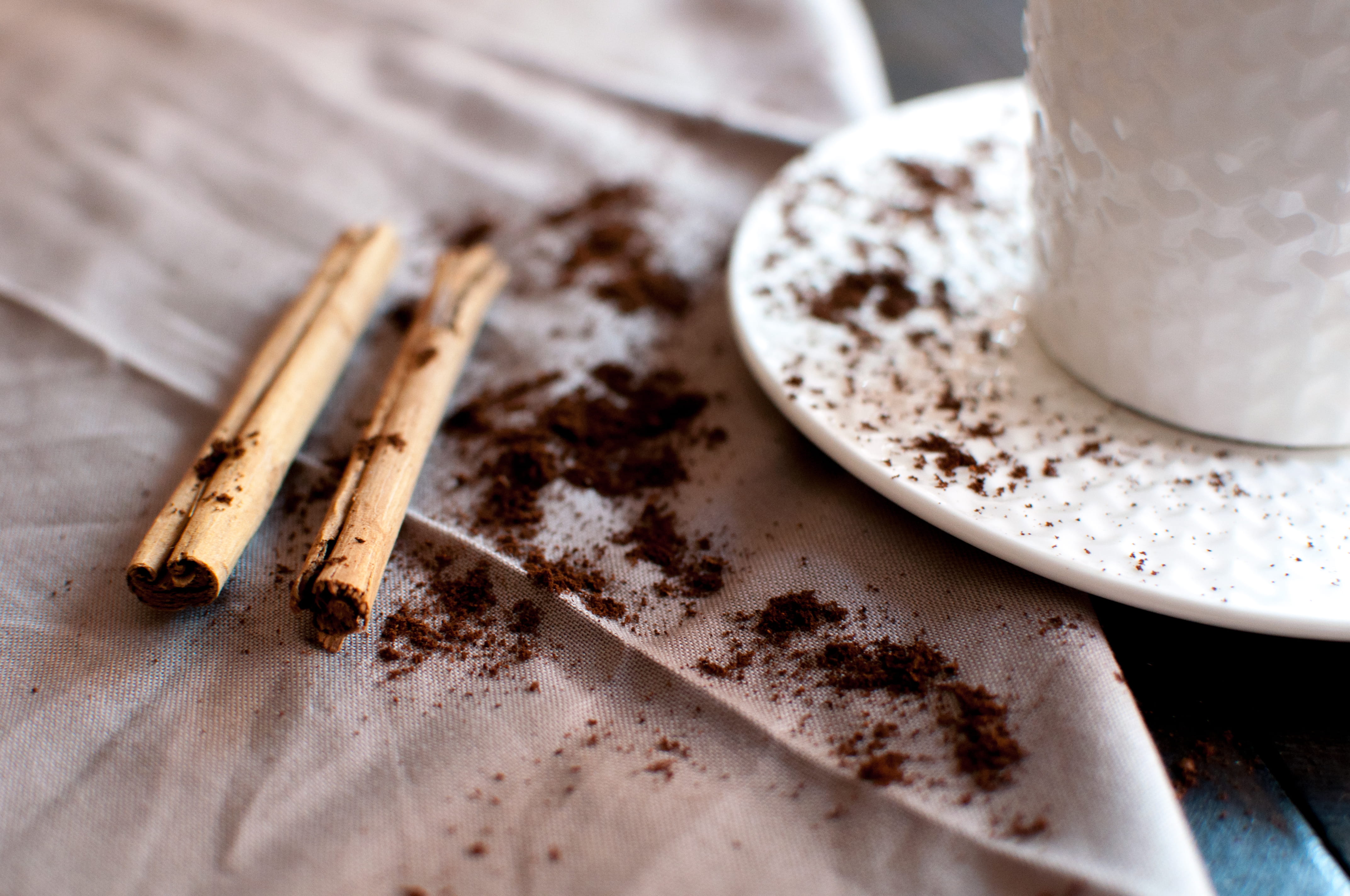 kitchen utensil, coffee with cinnamon, healthcare and medicine, breakfast, dirt, plate, lifestyle, wood - material, slow life, messy, cinnamon, no people, HD Wallpaper