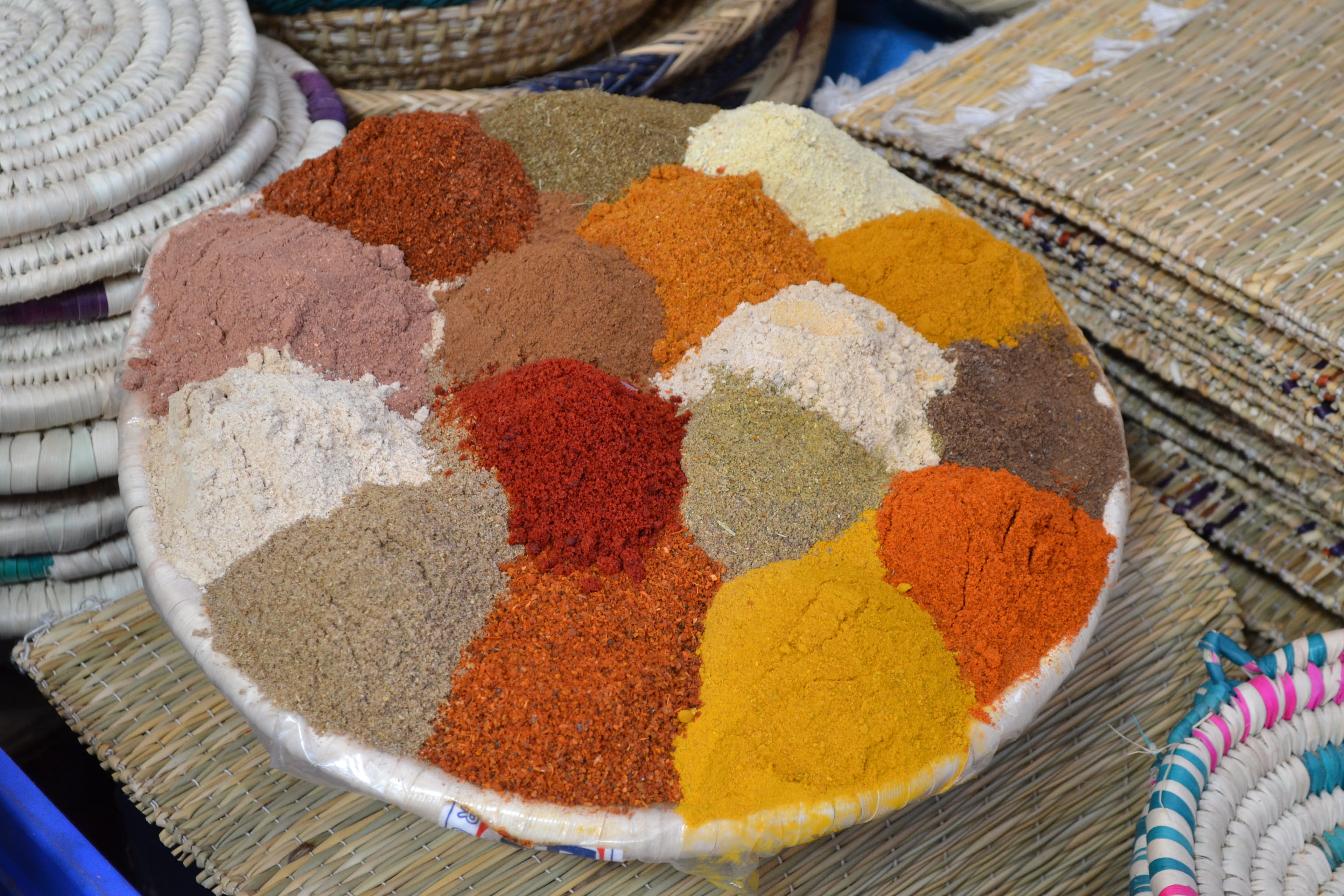 market, variation, choice, retail, retail display, ground - culinary, kitchen, close-up, multi colored, for sale, powder, spice, powder paint, no people, HD Wallpaper