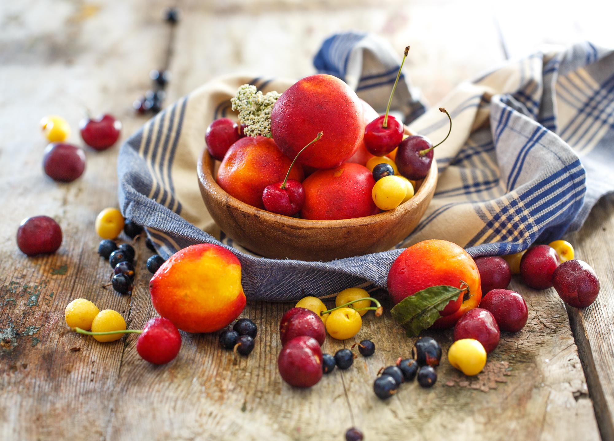 fruits, berries, 1080P, peaches, cherries, plate, HD Wallpaper