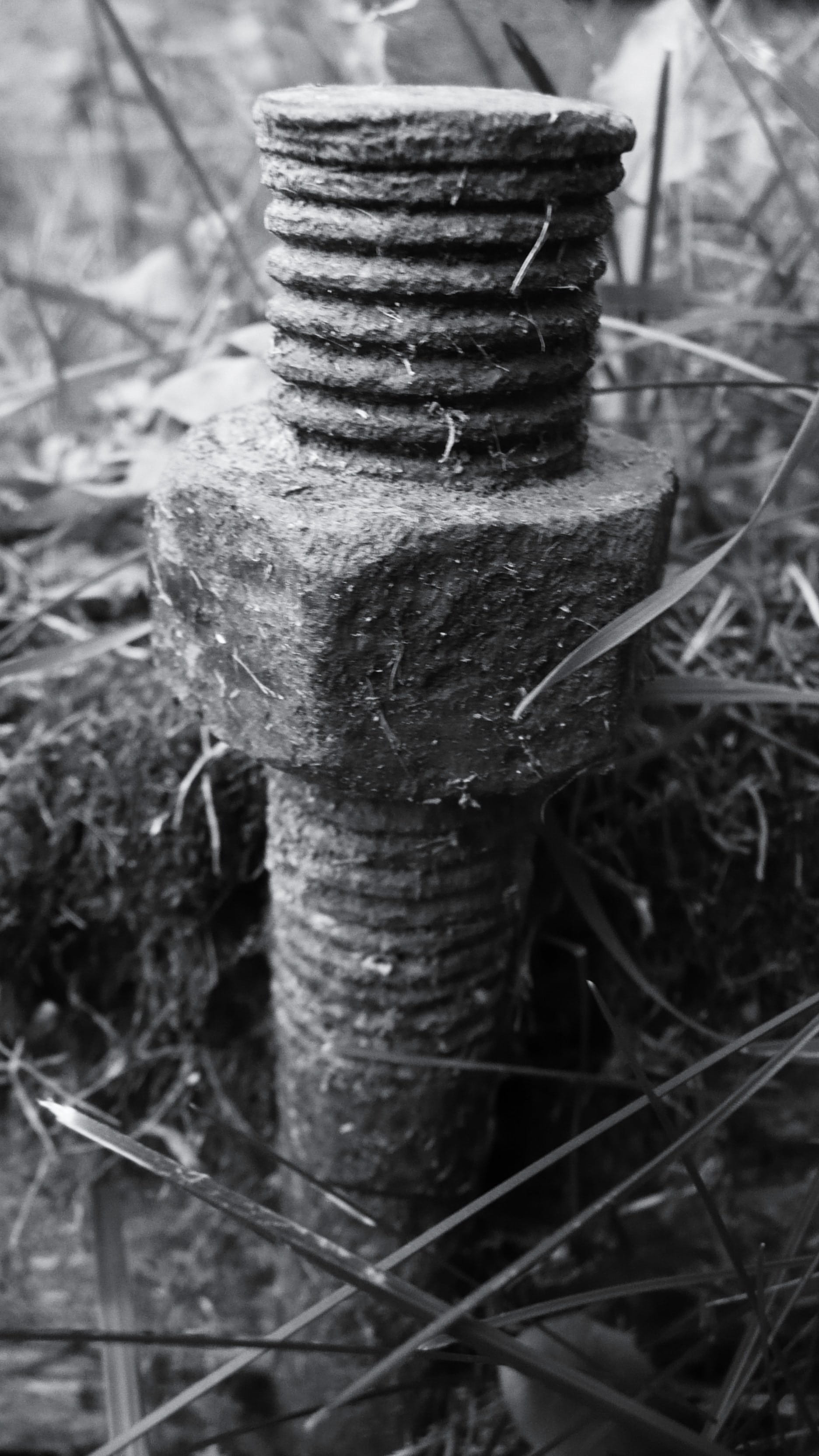 run-down, damaged, rust, mechanic, land, deterioration, iron, metal, nut - fastener, industrial, bolt, old, grass, industry, close-up, rusty, steel, no people, Phone HD Wallpaper