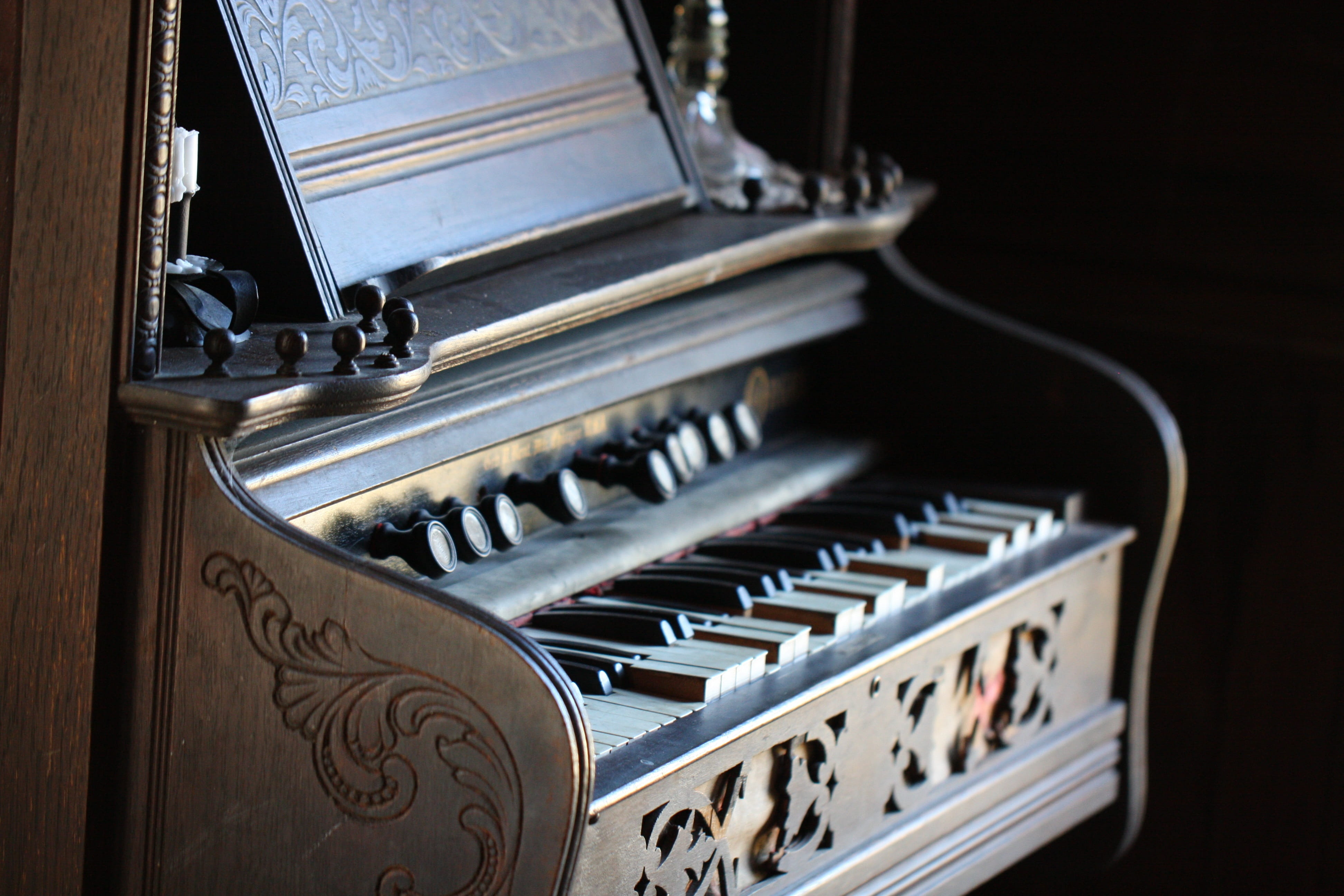 building, old, countryside, piano key, 4K, still life, close-up, musical equipment, focus on foreground, vintage, selective focus, piano, antique, arts culture and entertainment, HD Wallpaper