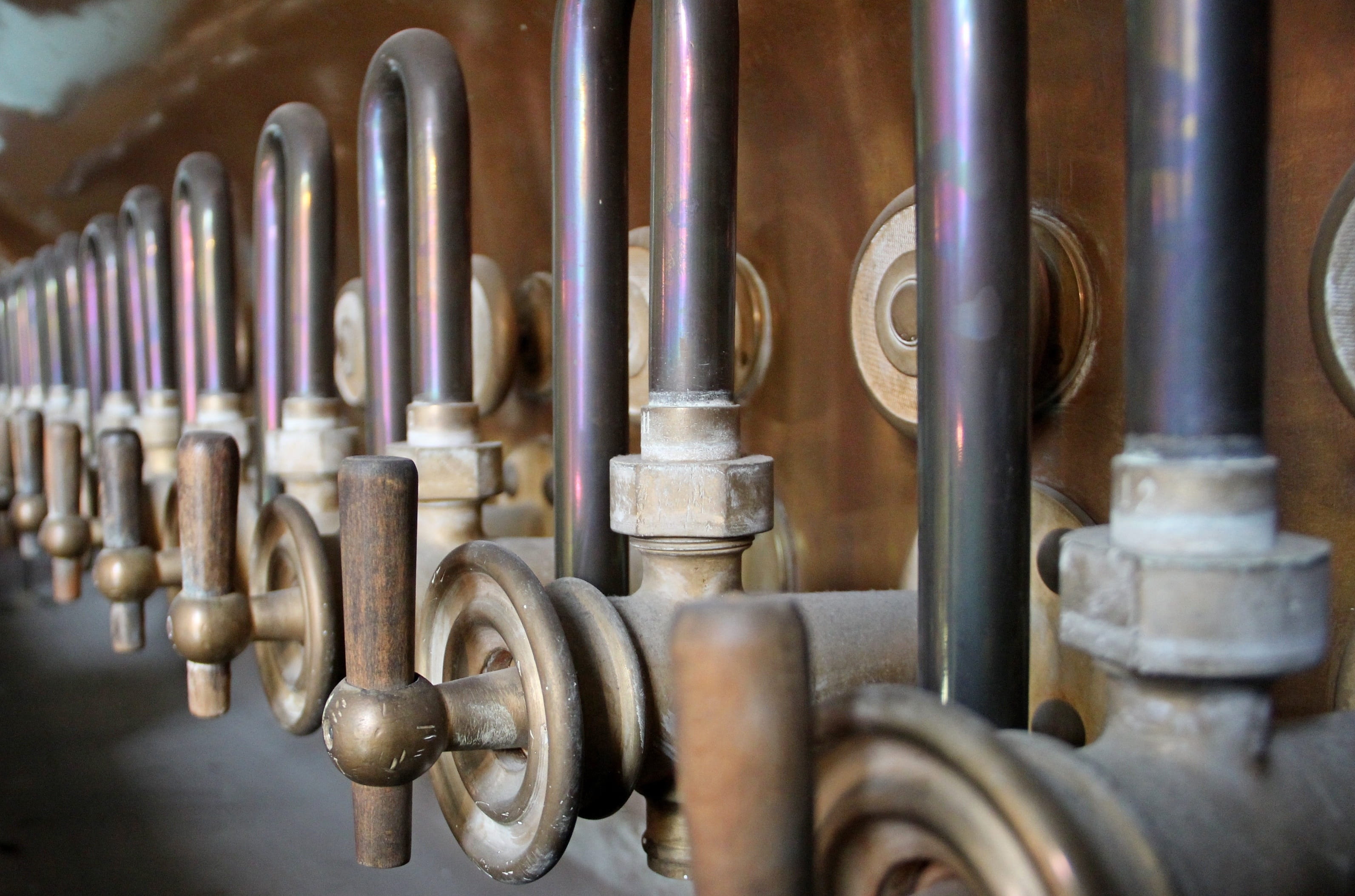 no people, repetition, valve, equipment, cylinder, business, the industry, industry, machinery, machine part, old, metal, pipe organ, production, silver colored, HD Wallpaper
