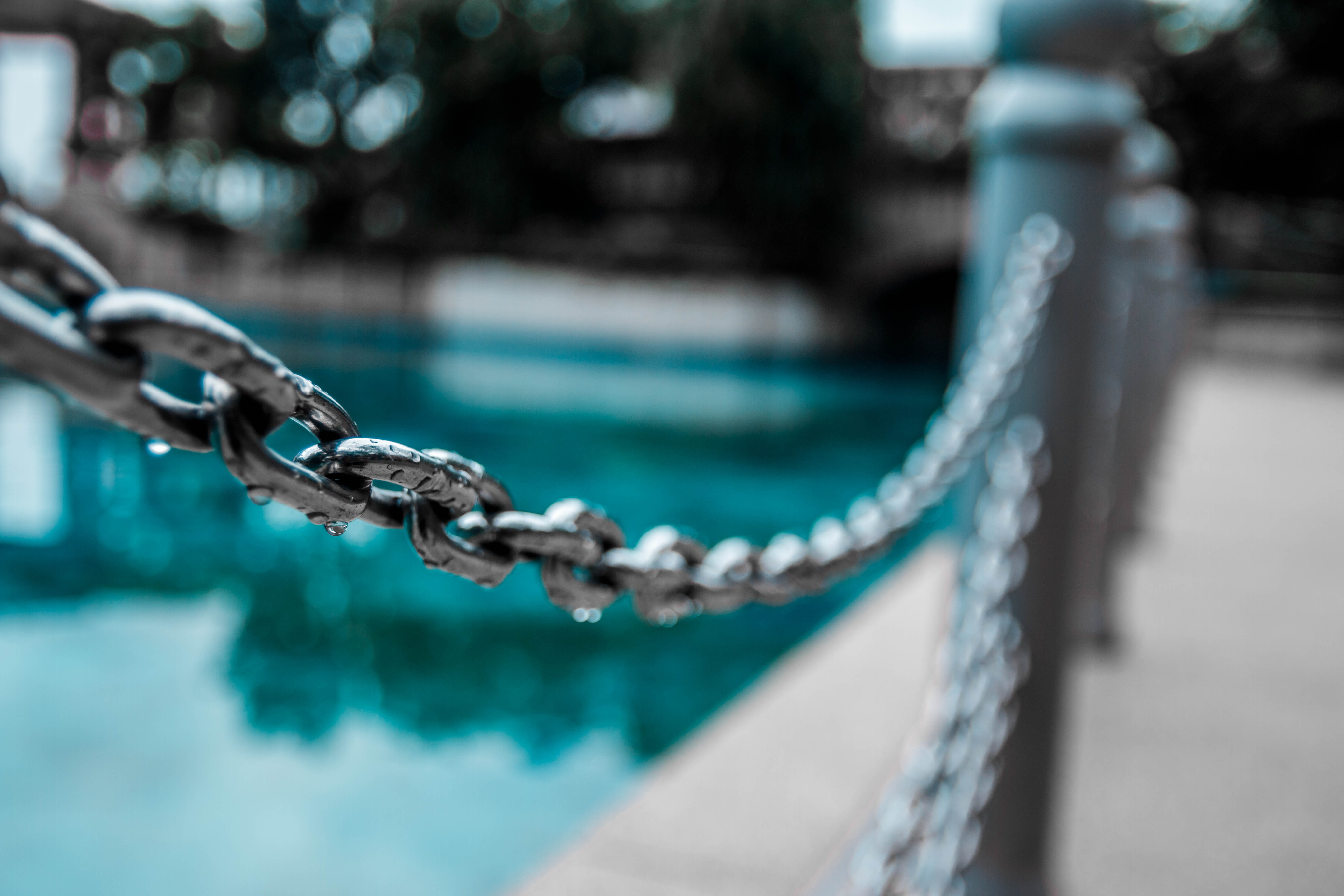 5K, transportation, dept of field, vsco, dof, chain, security, water, strength, connection, steel, no people, turquoise colored, swimming pool, rope, protection, HD Wallpaper