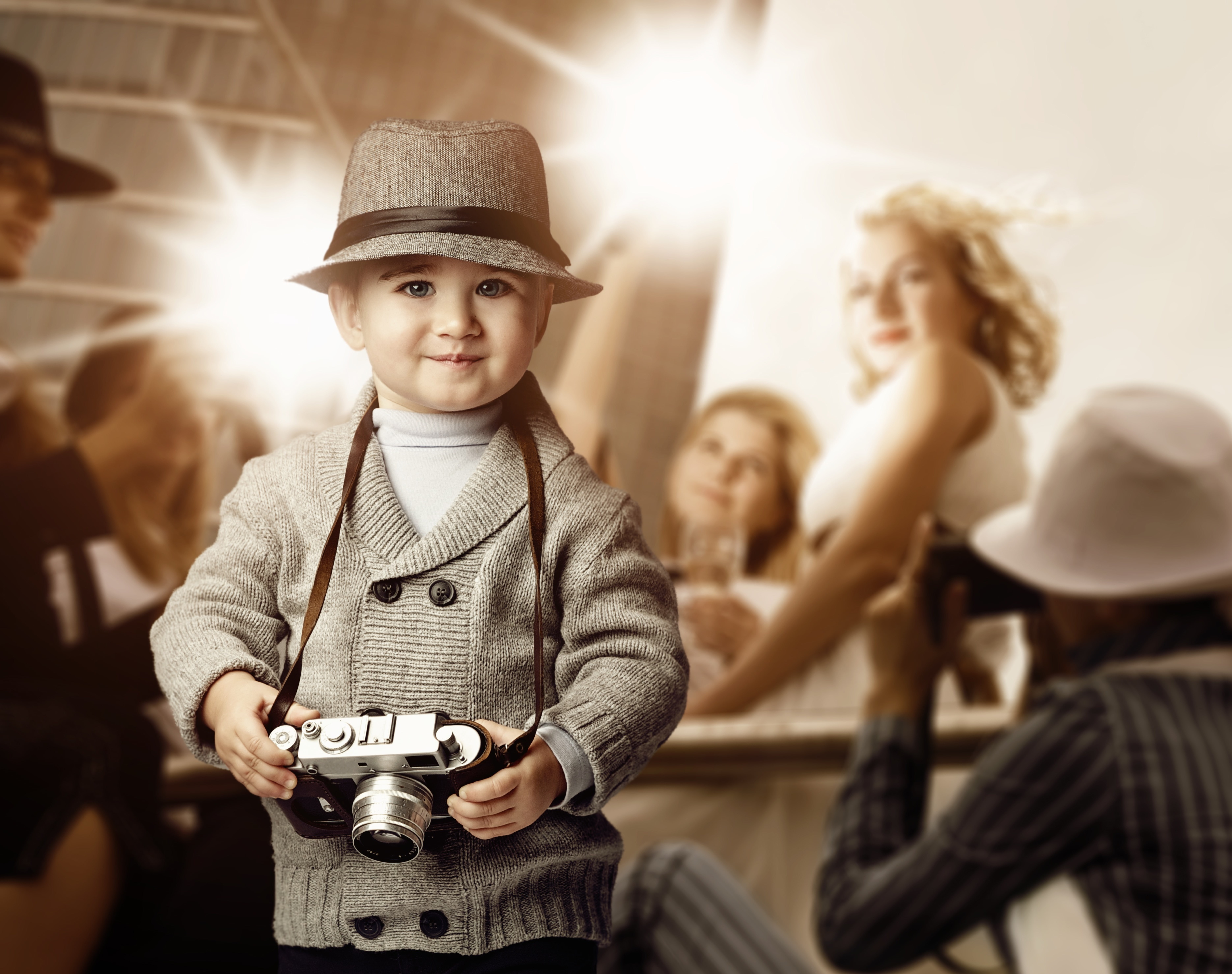 girl, blonde, hat, child, flash, look, 5K, smile, boy, the camera, reporters, HD Wallpaper