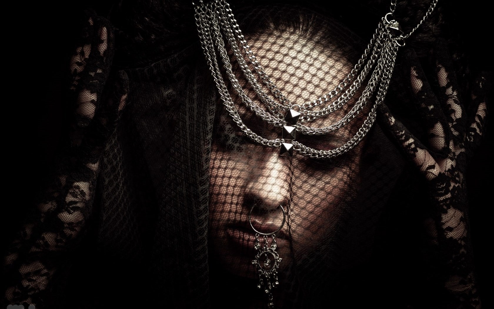 necklace, women, fashion, close-up, pattern, luxury, no people, portrait, face, jewelry, design, model, chain, hanging, backgrounds, dark, Martin Strauss, HD Wallpaper