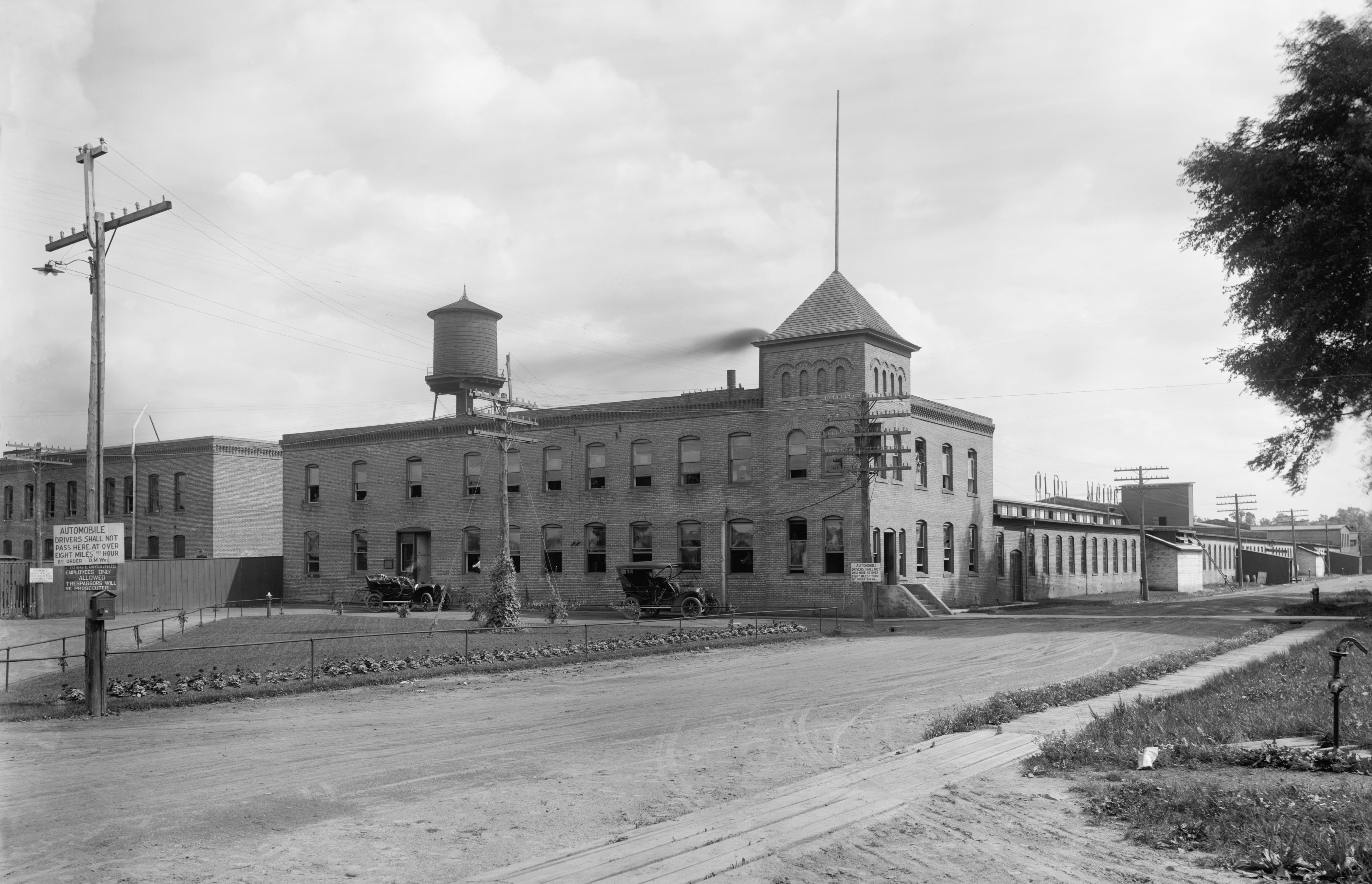 building exterior, building, sky, industry, street, motor works, city, spire, industrial hall, built structure, no people, usa, transportation, 1905, government, HD Wallpaper