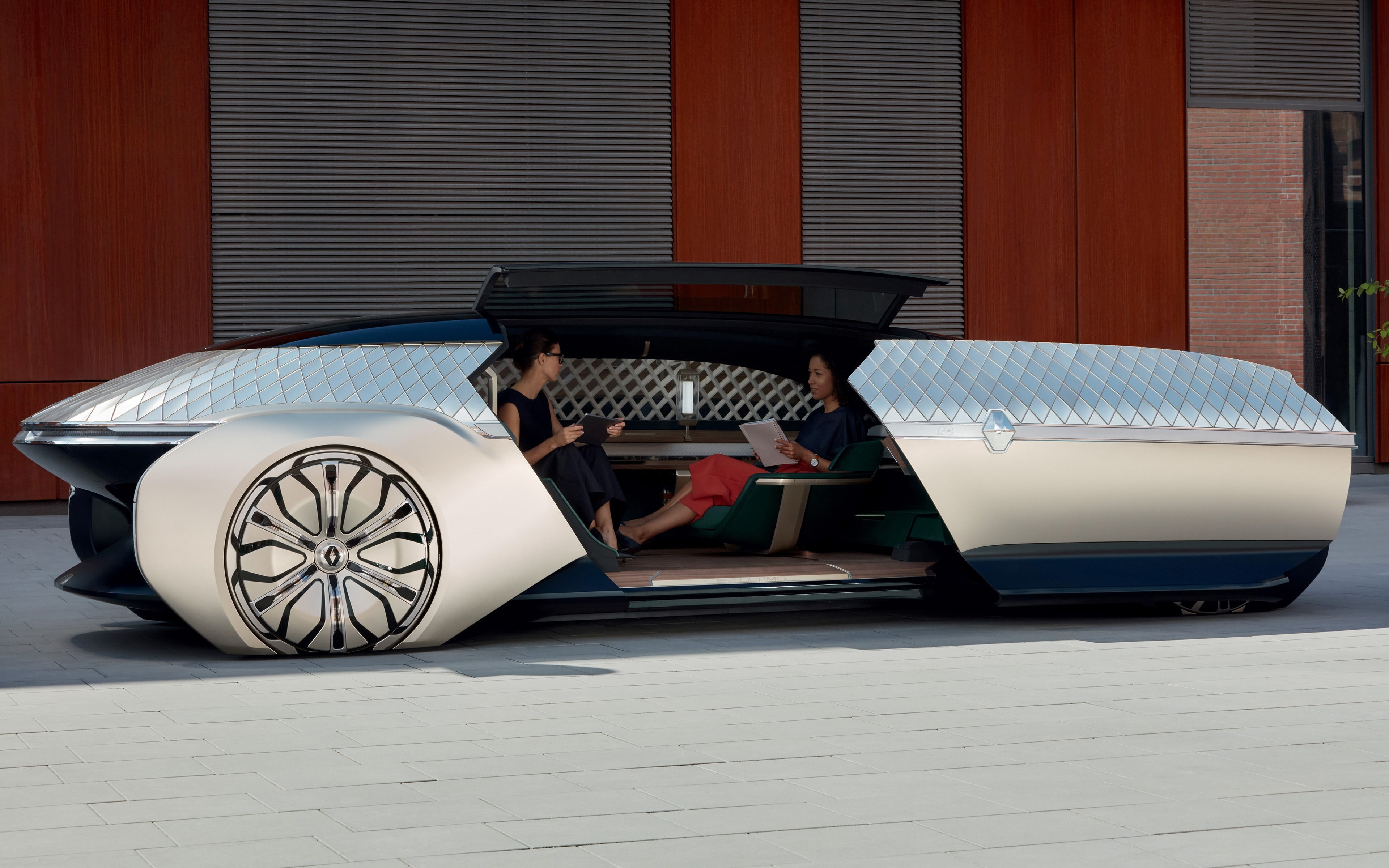 4K, electric, sitting, leisure activity, women, adult, clothing, built structure, transportation, renault, men, sunlight, motor vehicle, car, meetings, HD Wallpaper