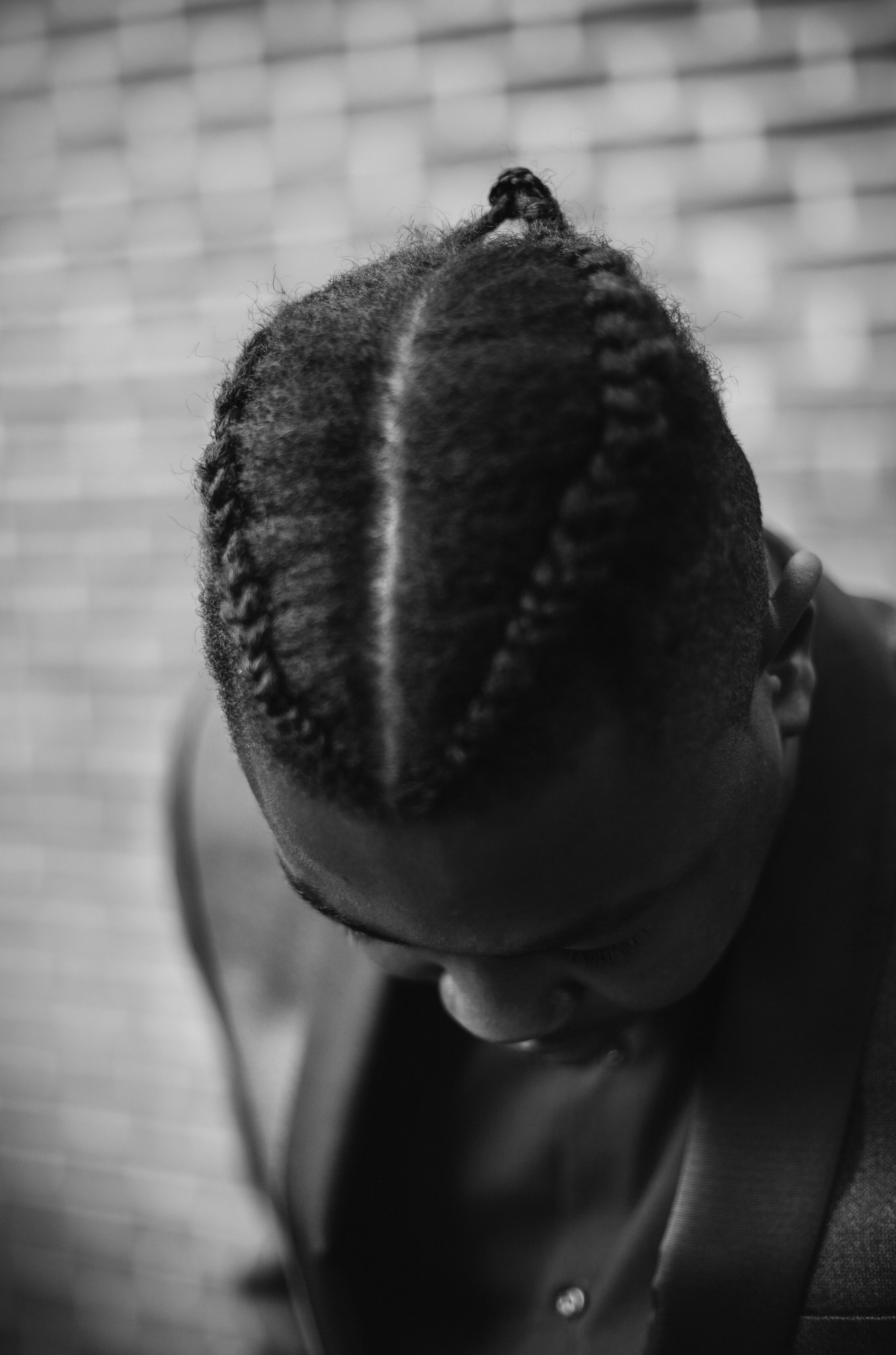 showing, men, hairstyle, child, human face, style, braided, childhood, sadness, photo, innocence, 5K, person, offspring, hair, high angle view, male, closeup, Phone HD Wallpaper
