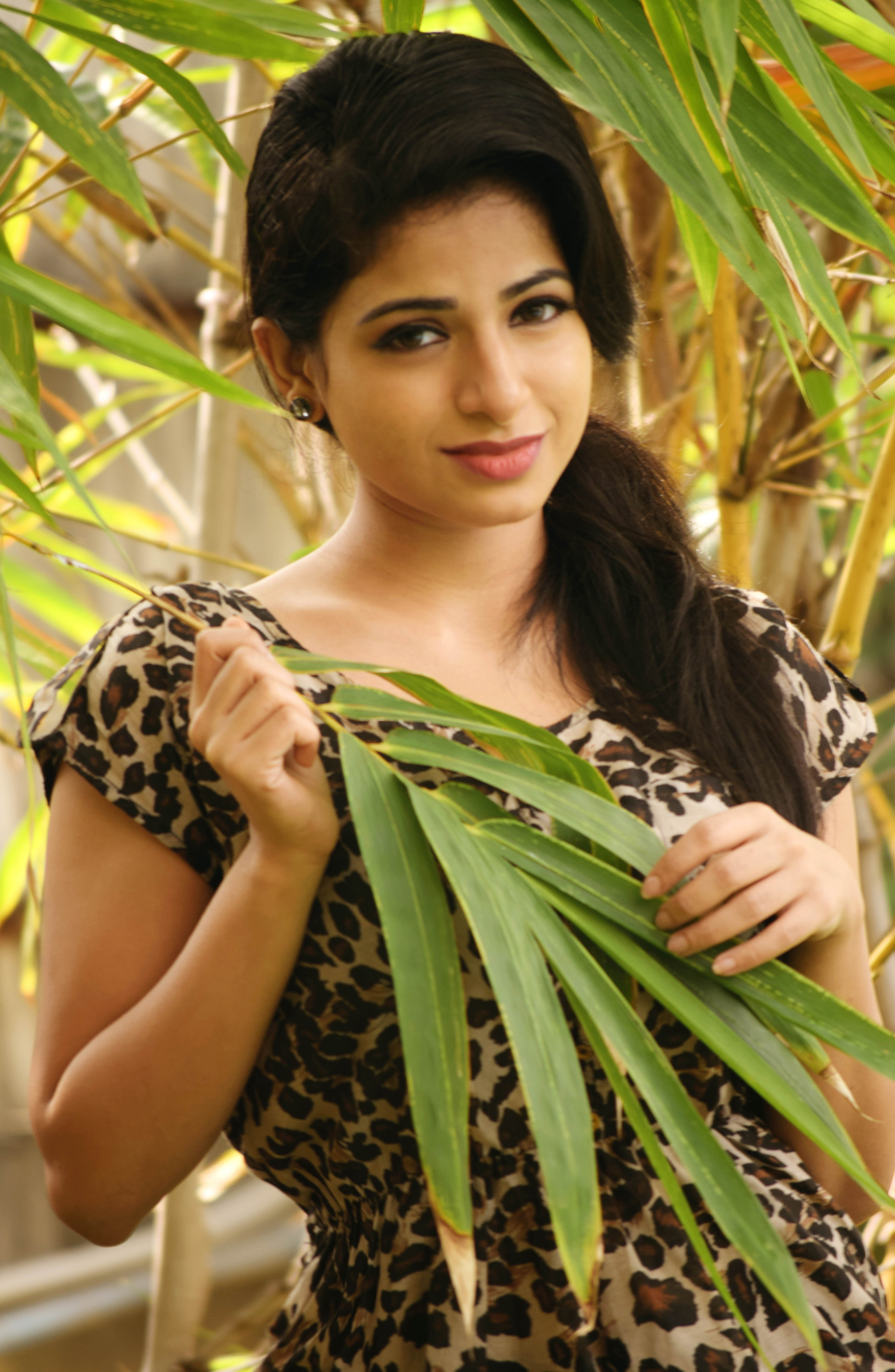 5K, menon, aiswariya, Phone HD Wallpaper