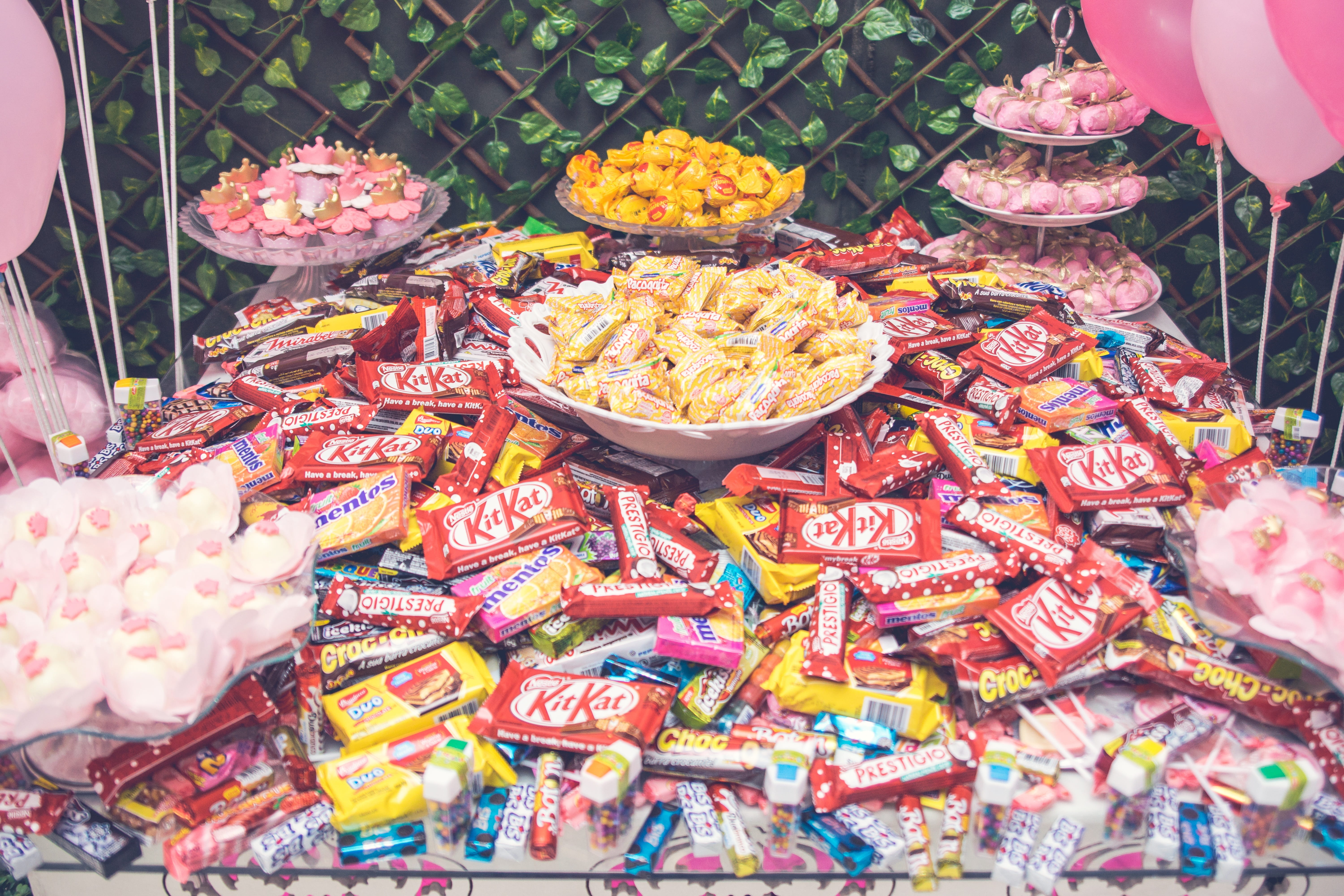 temptation, food, pastry, for sale, chocolate, abundance, food and drink, candy, business, dessert, easter, indulgence, chocolates, sweet, sweetie, still life, HD Wallpaper