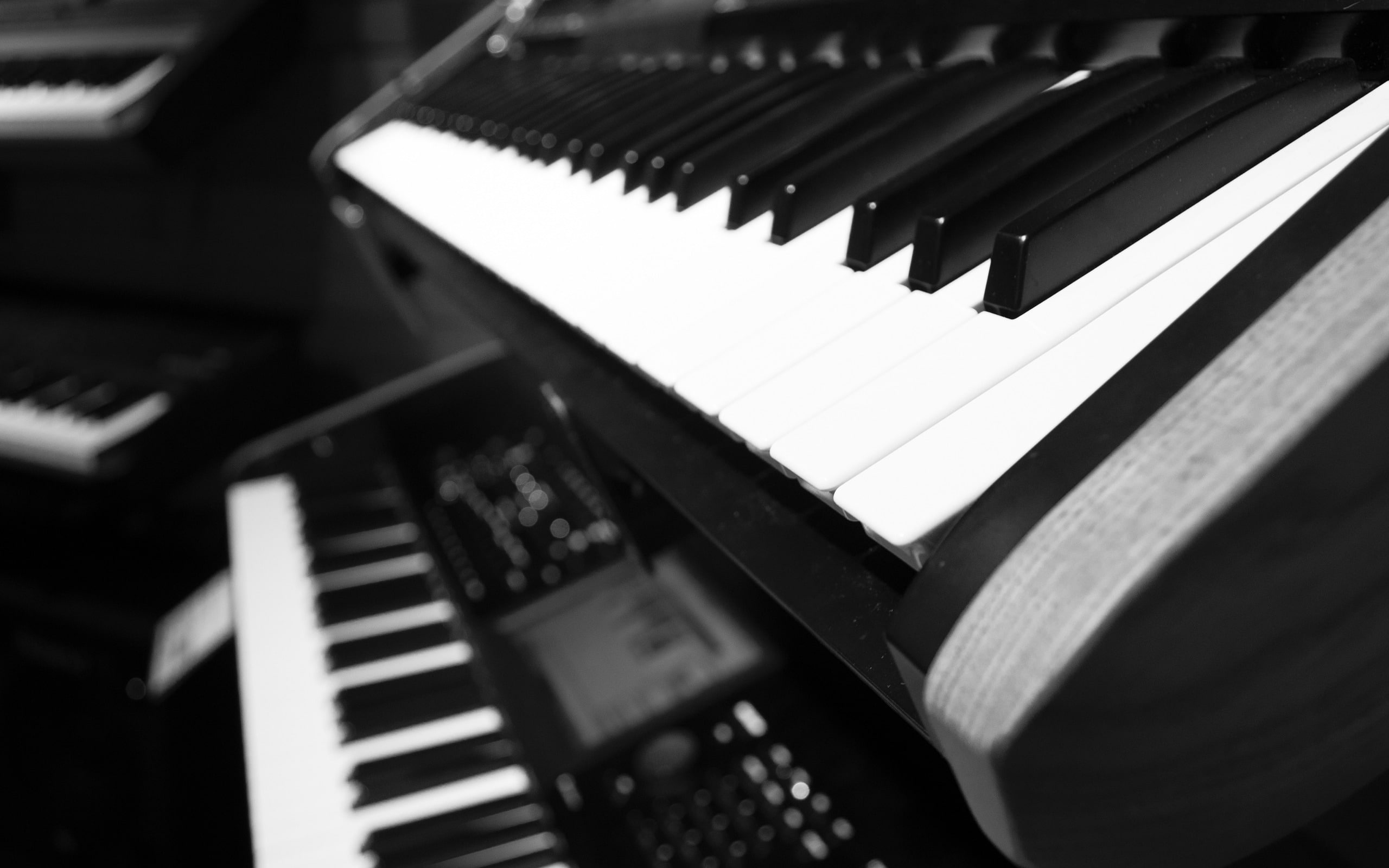 white color, still life, 2K, synthesizer, musical equipment, musical instrument, keyboard instrument, keyboard, arts culture and entertainment, HD Wallpaper
