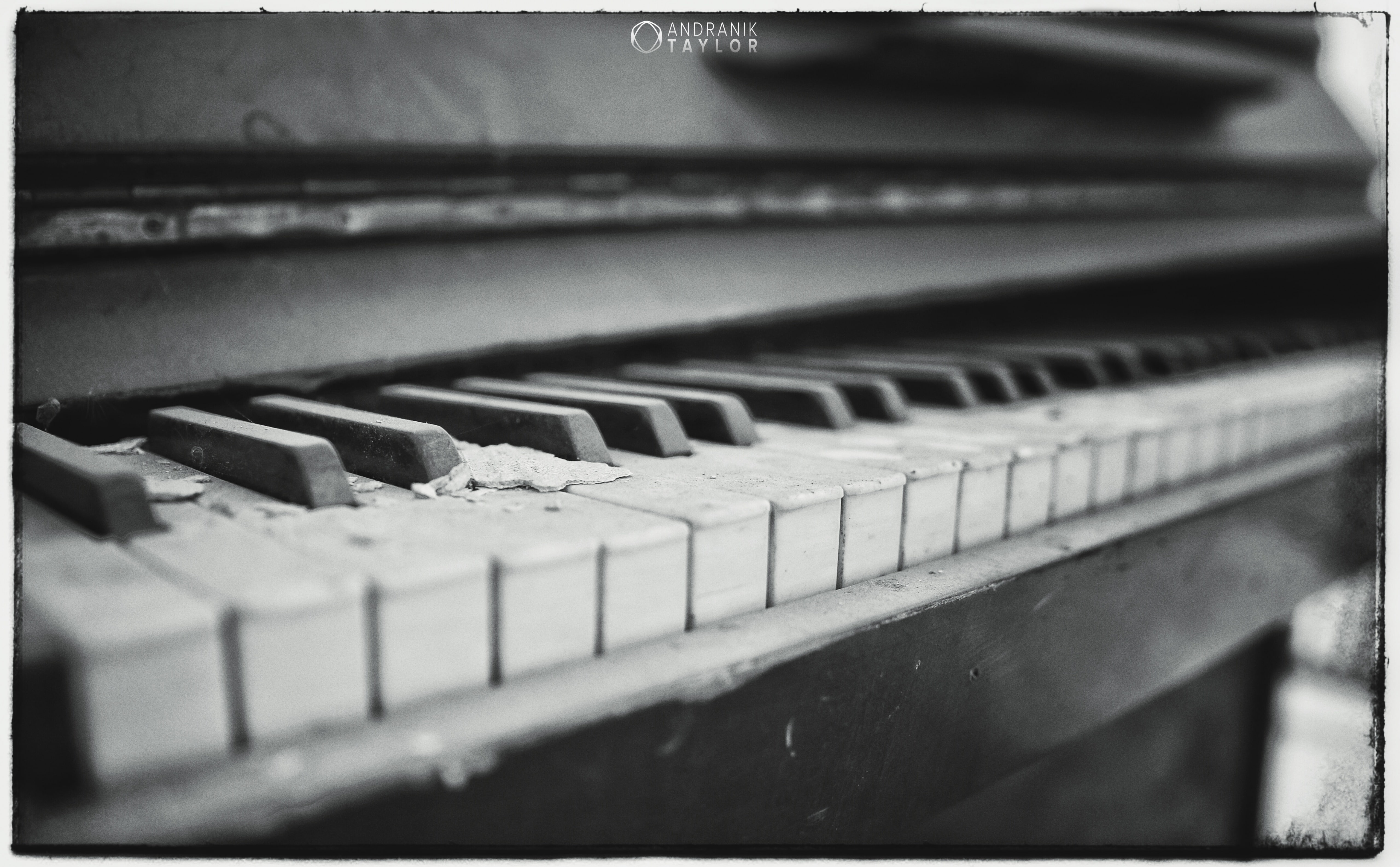no people, still life, auto post production filter, close-up, in a row, indoors, Vintage, synthesizer, selective focus, old, arts culture and entertainment, HD Wallpaper