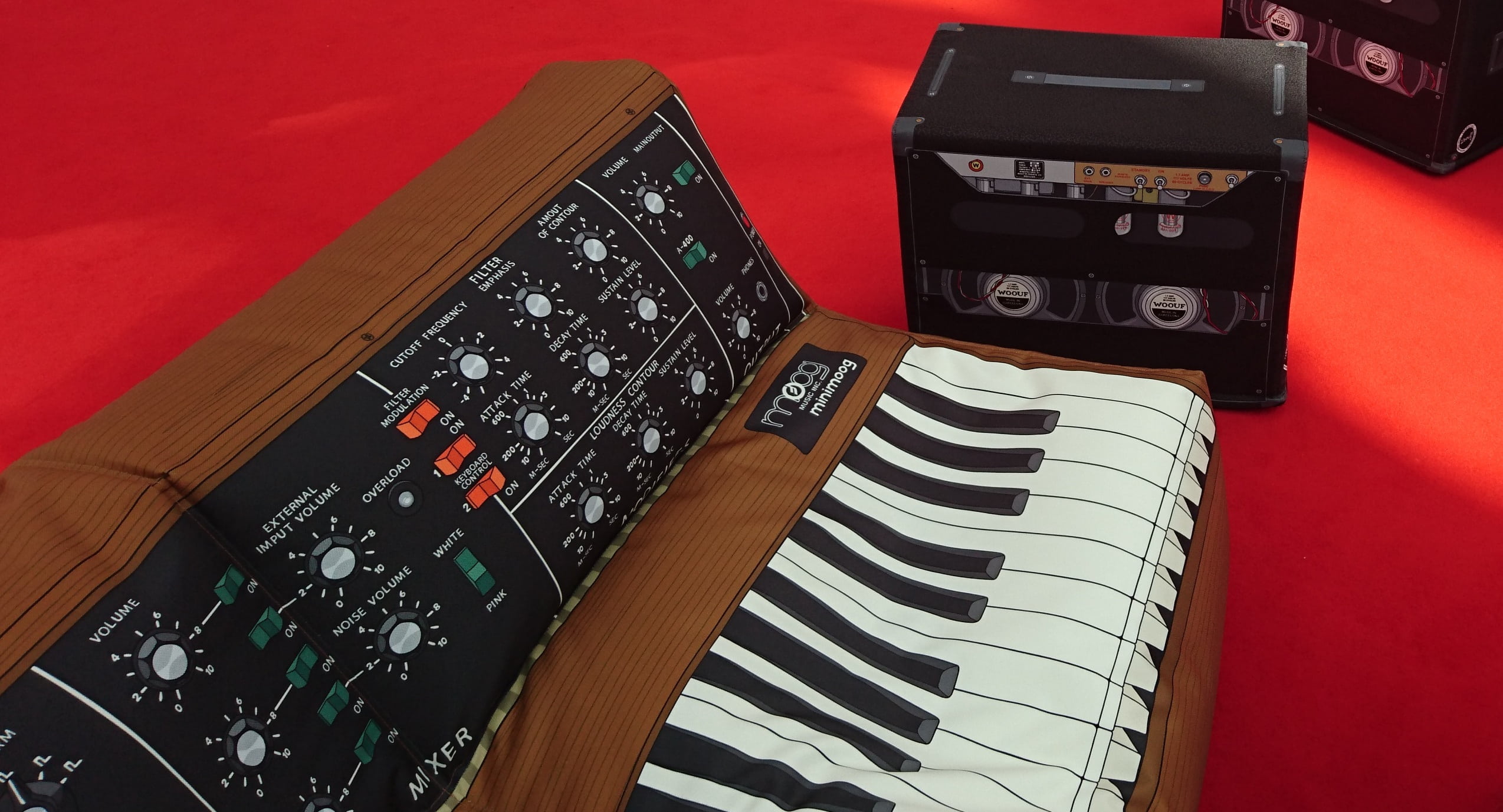 technology, living room, red, couch, piano, rest, musical Instrument, close-up, synthesizer, furniture, piano Key, studio shot, arts culture and entertainment, HD Wallpaper