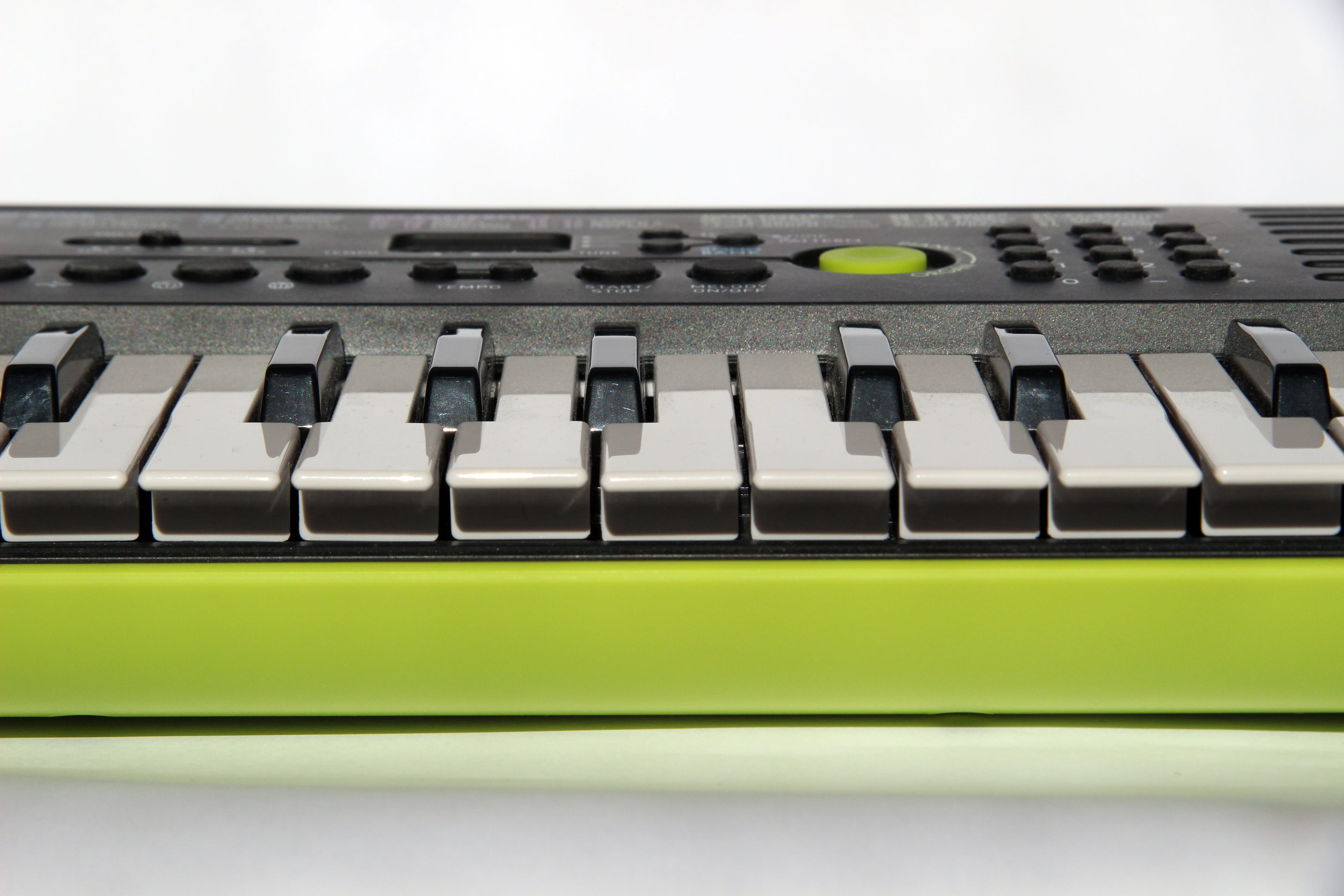 cable, internet, childrens synthesizer, equipment, computer equipment, keyboard, computer, studio, studio shot, wireless technology, sheet music, game, HD Wallpaper