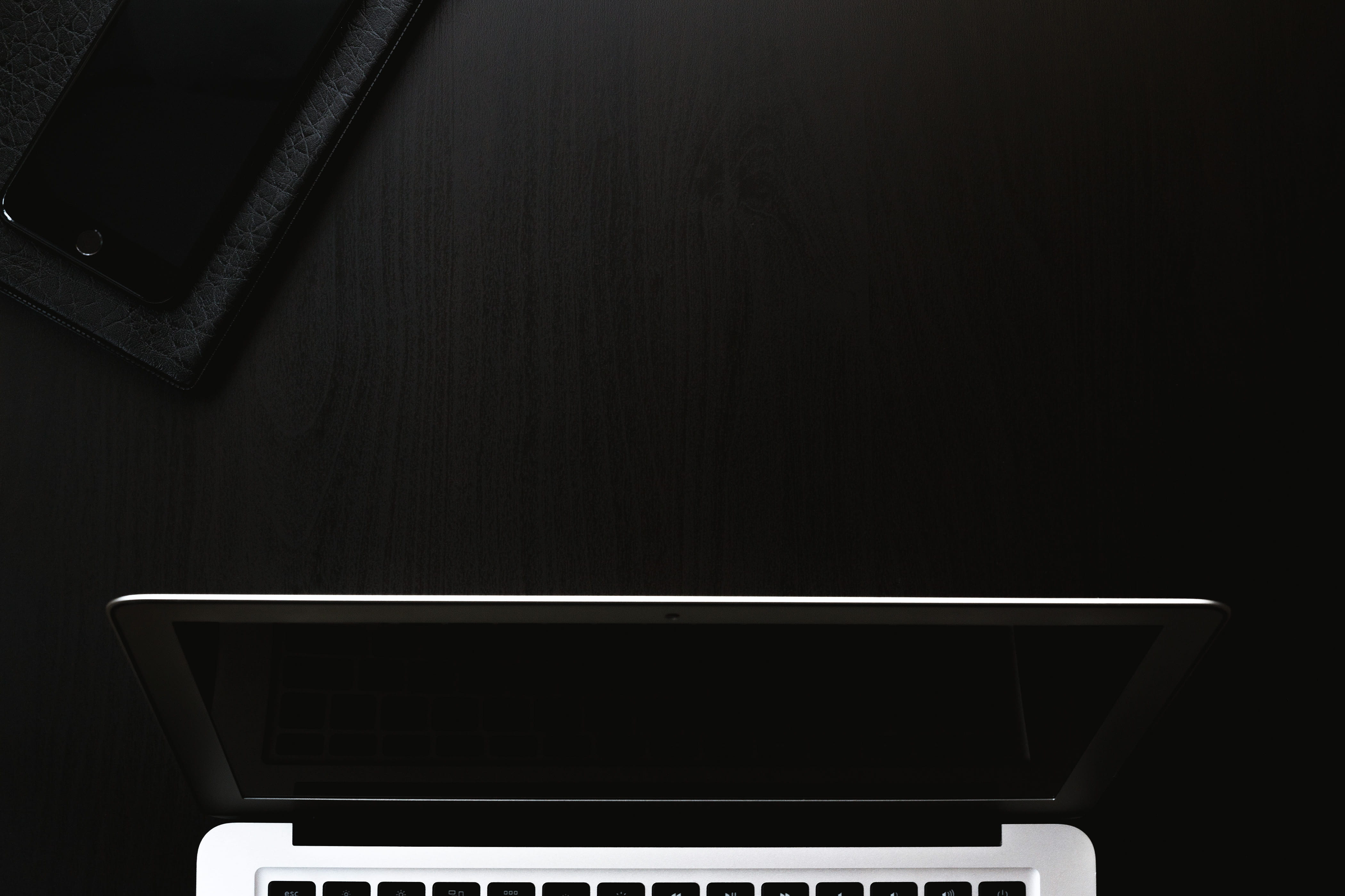 grand piano, dark, keyboard, black background, 4K, stage - performance space, keyboard instrument, laptop, absence, black, black color, no people, arts culture and entertainment, HD Wallpaper