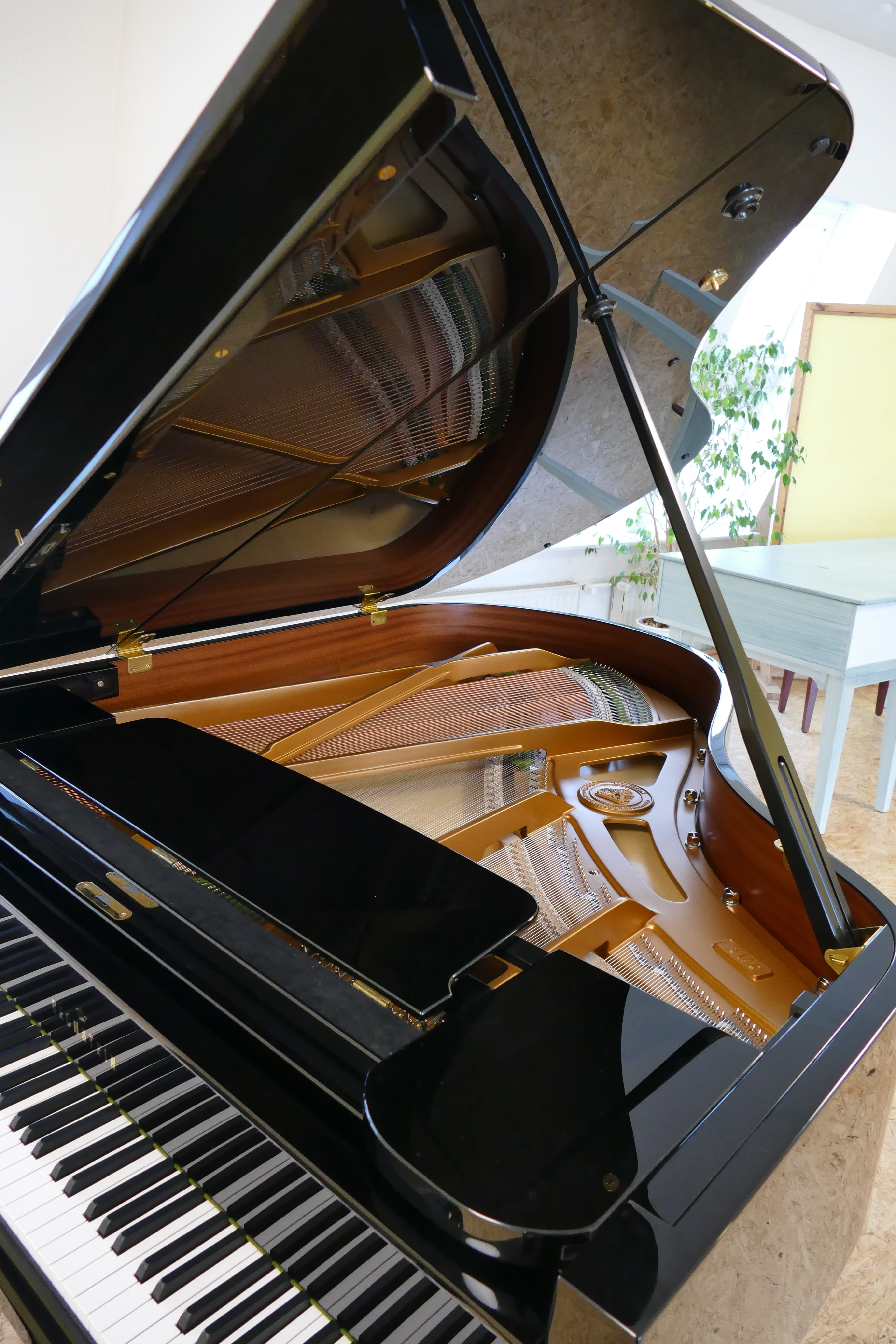 metal, indoors, close-up, high angle view, arts culture and entertainment, still life, grand piano, music, no people, musical instrument, bechstein, day, Phone HD Wallpaper