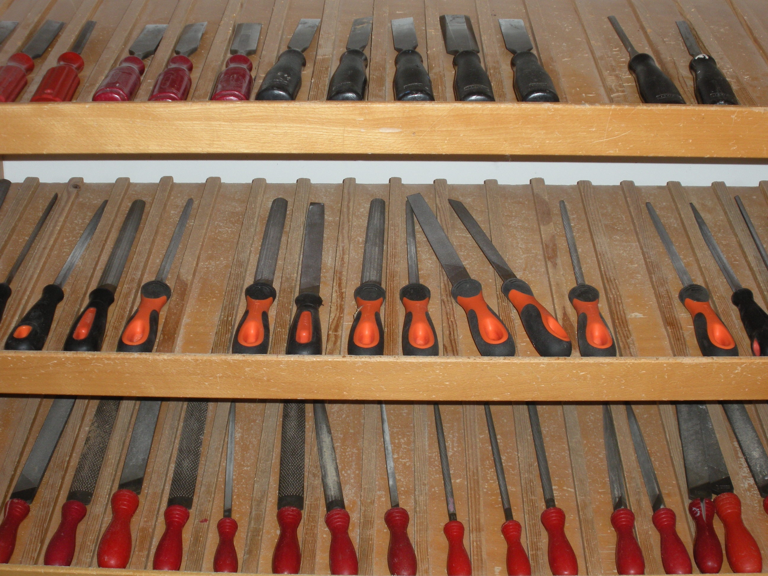 order, piano key, wood - material, tools, indoors, work tool, no people, choice, variation, arrangement, rasp, art and craft, 2K, crafts, arts culture and entertainment, HD Wallpaper