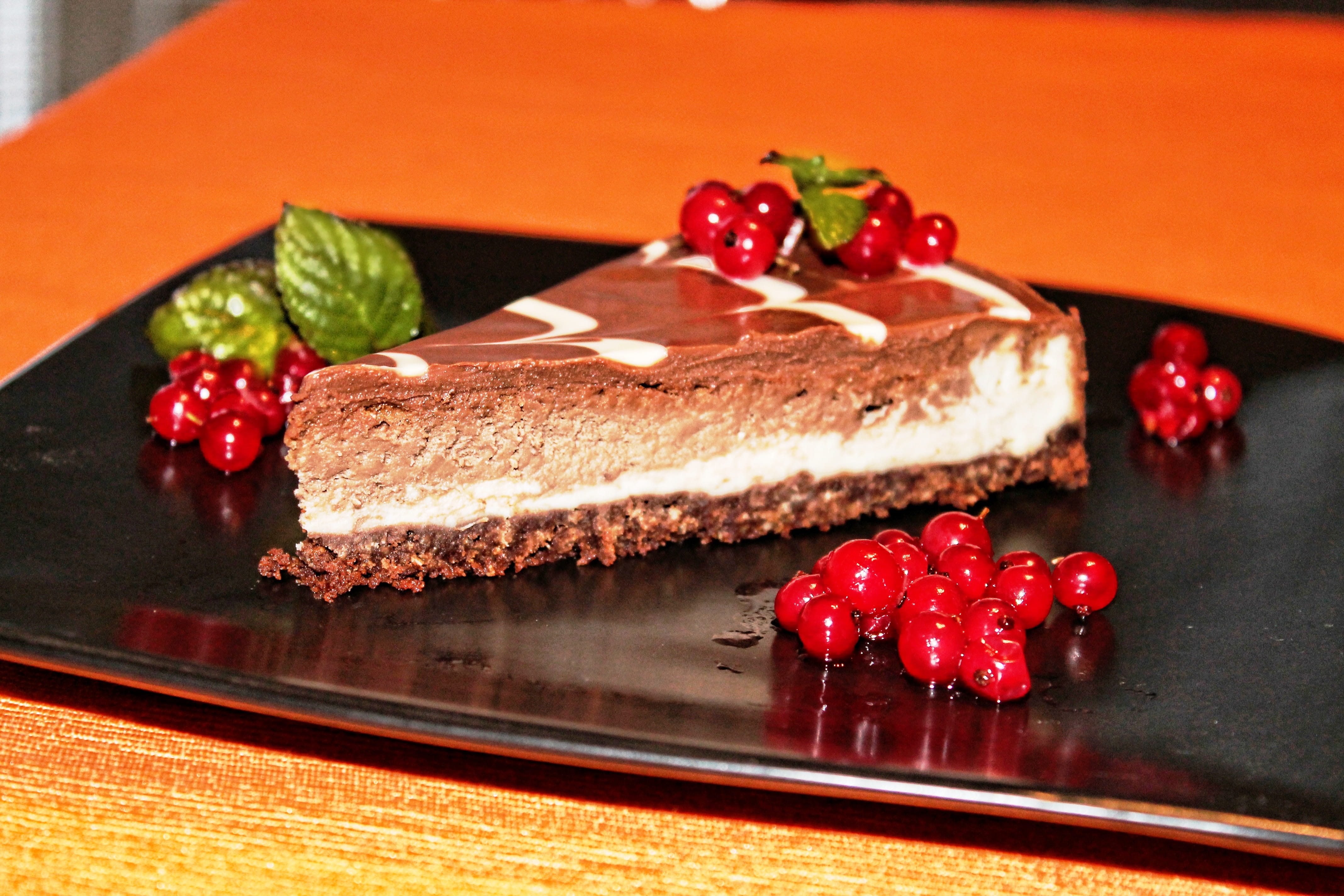 dessert, food, strawberry, berry, red currant, sweet food, ready-to-eat, indoors, freshness, delicious, close-up, tart - dessert, berry fruit, chocolate, HD Wallpaper