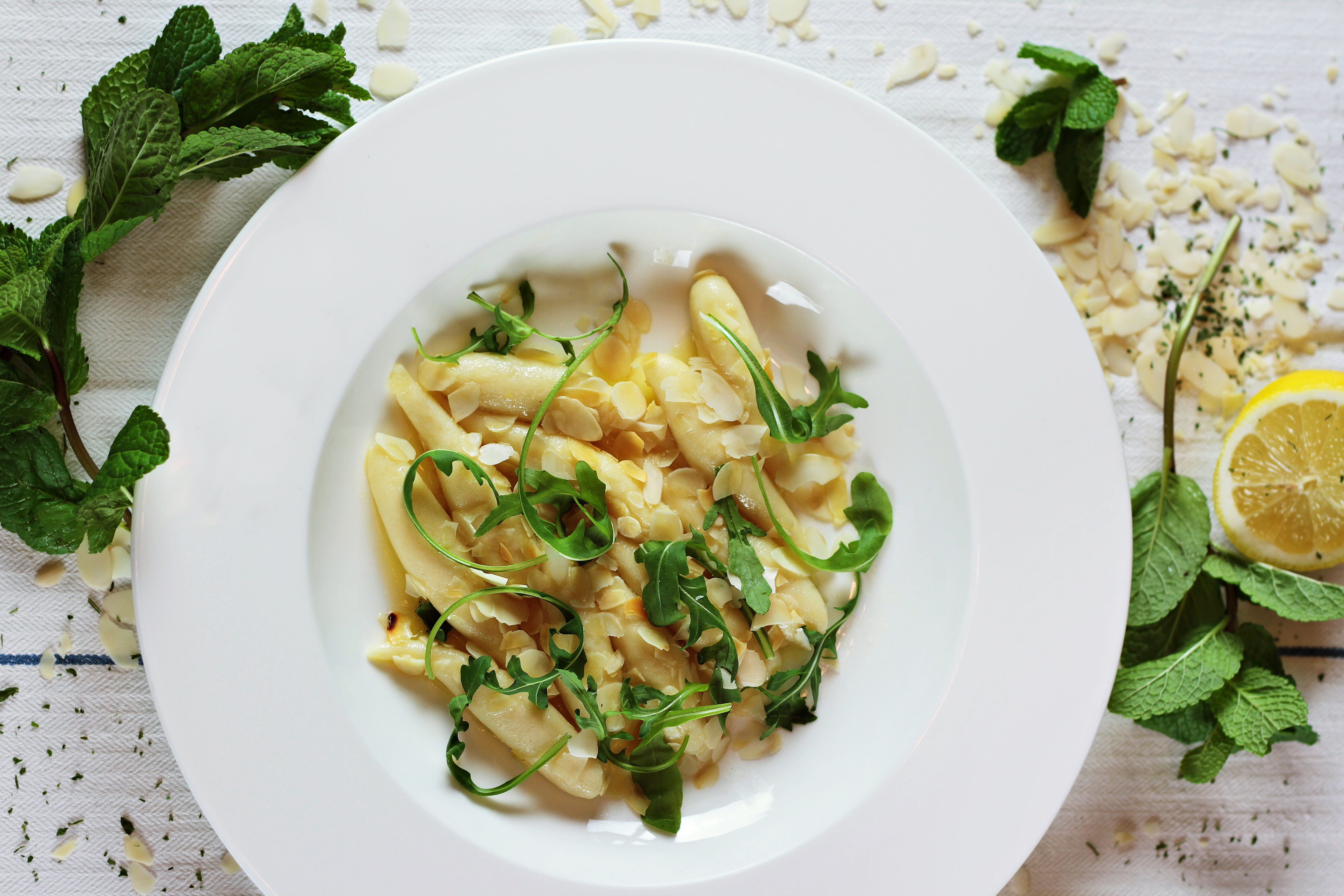round, temptation, ceramic, white, still life, top, gourmet, no people, pasta, cooked, directly above, wellbeing, 5K, meal, herb, food And Drink, crockery, HD Wallpaper