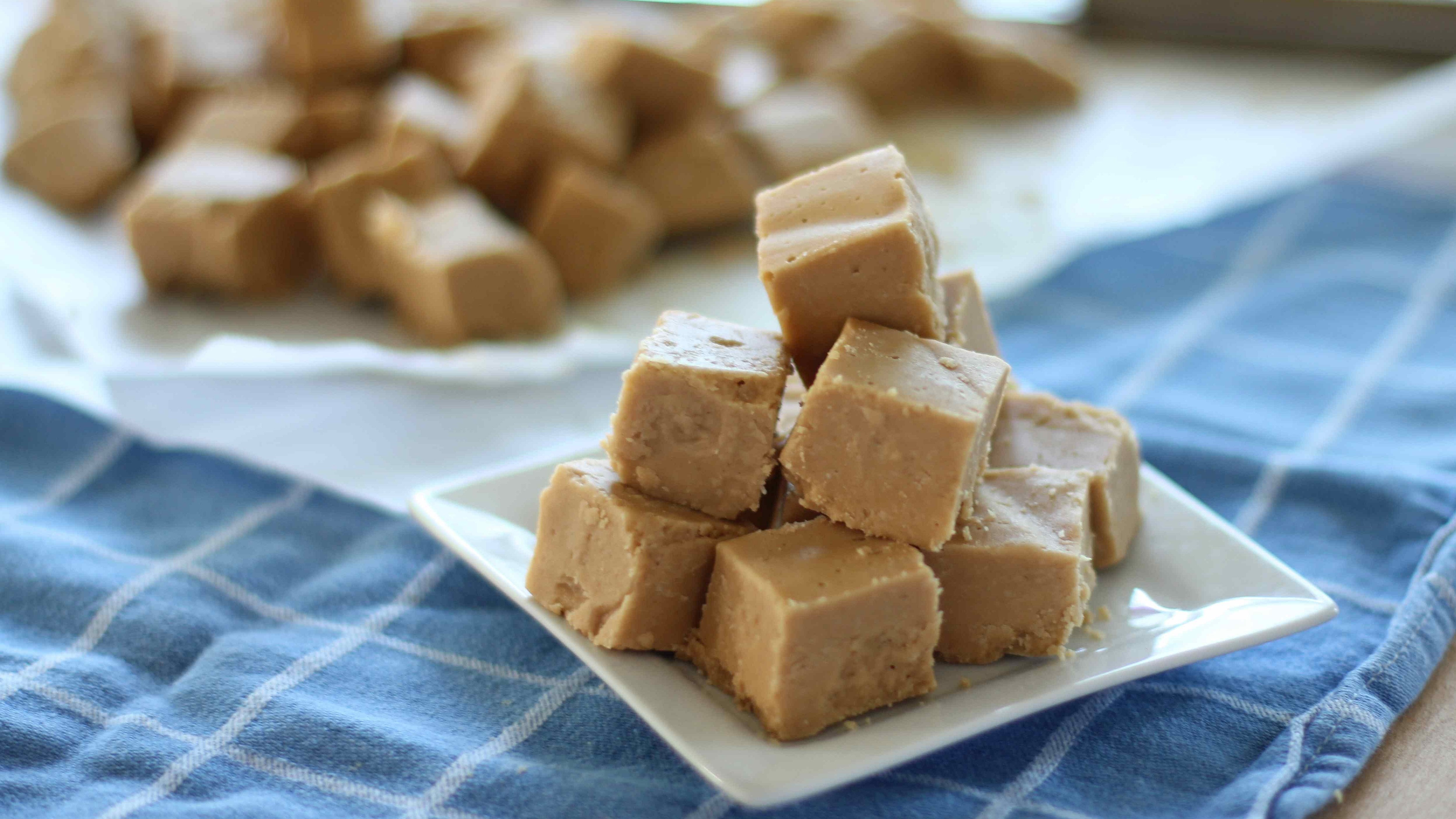 indoors, indulgence, no people, food, dessert, baked, focus on foreground, peanut butter fudge, temptation, food and drink, unhealthy eating, close-up, HD Wallpaper