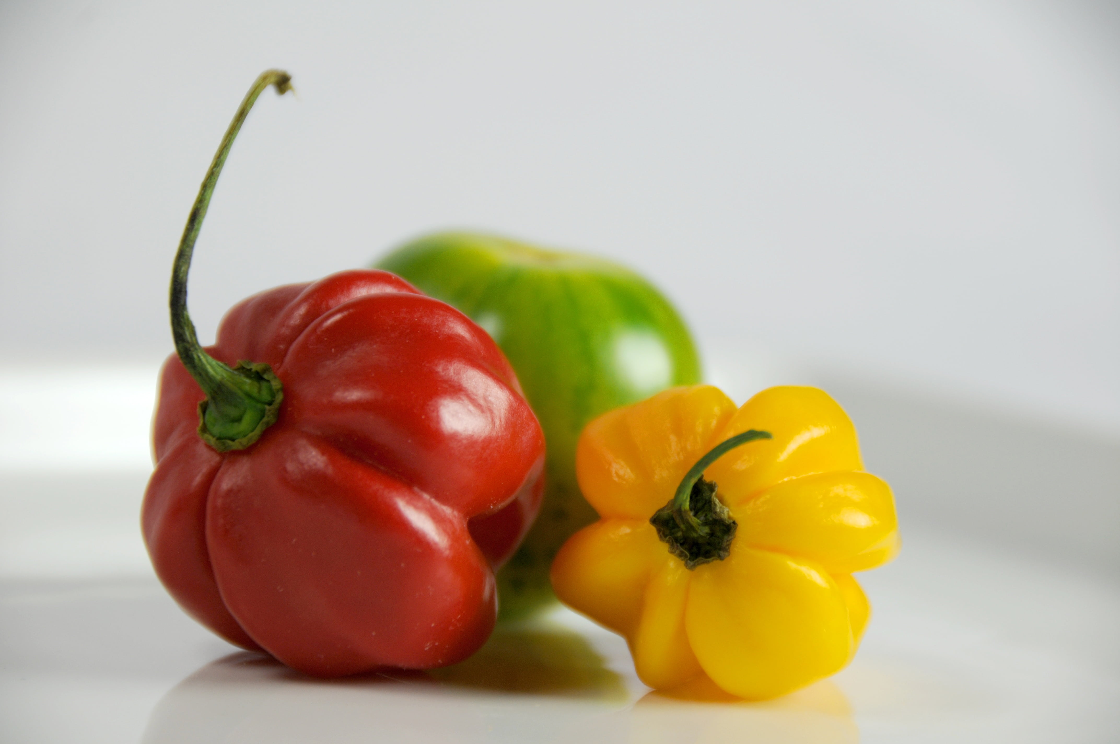 nutrition, 4K, red pepper, eat, wellbeing, tasty, red, vegetarian, red bell pepper, healthy eating, delicious, food, kitchen, healthy, studio shot, freshness, HD Wallpaper