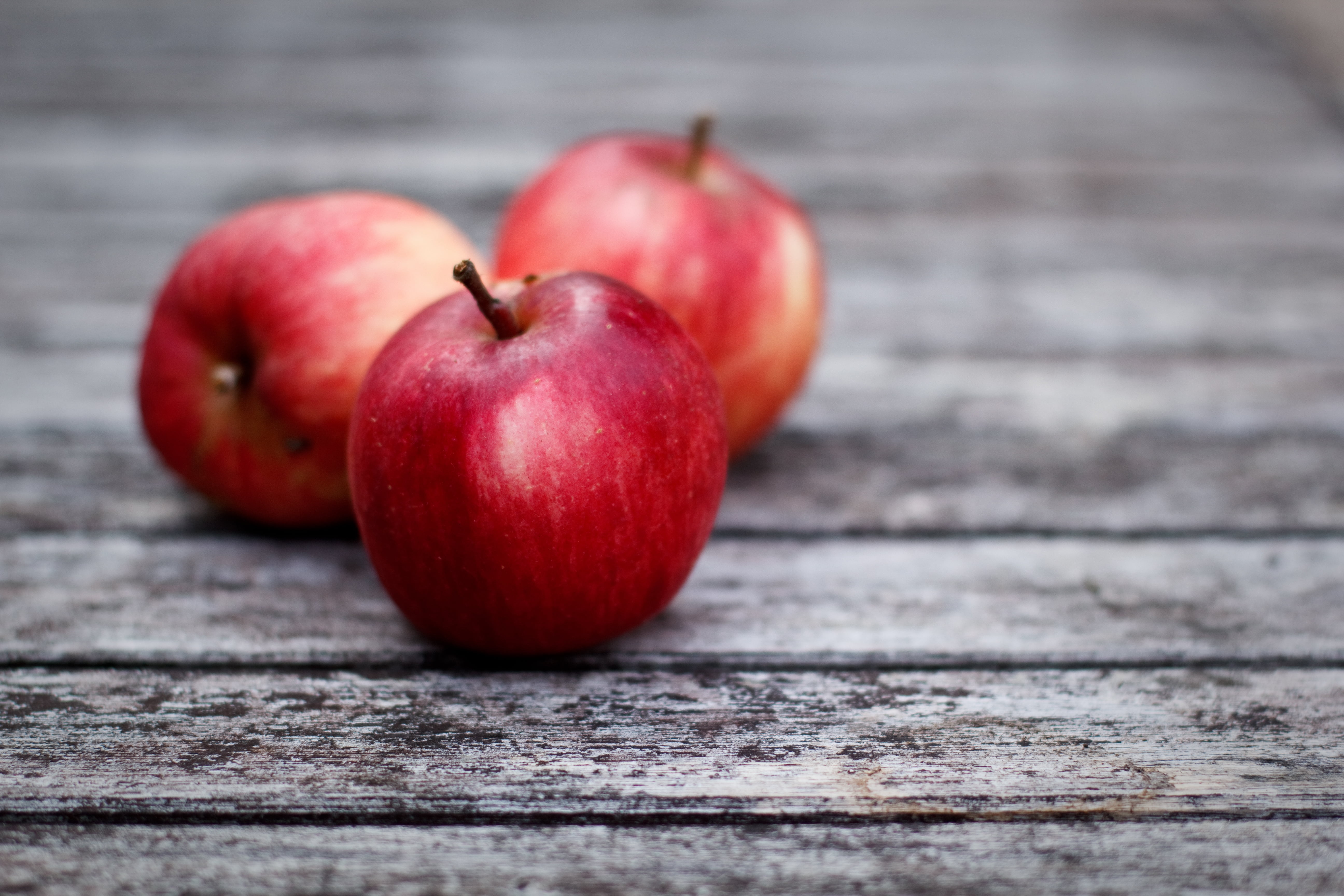 still life, close-up, table, wellbeing, apples, three, focus on foreground, honeycrisp, day, group of objects, 5K, healthy eating, red, no people, freshness, HD Wallpaper