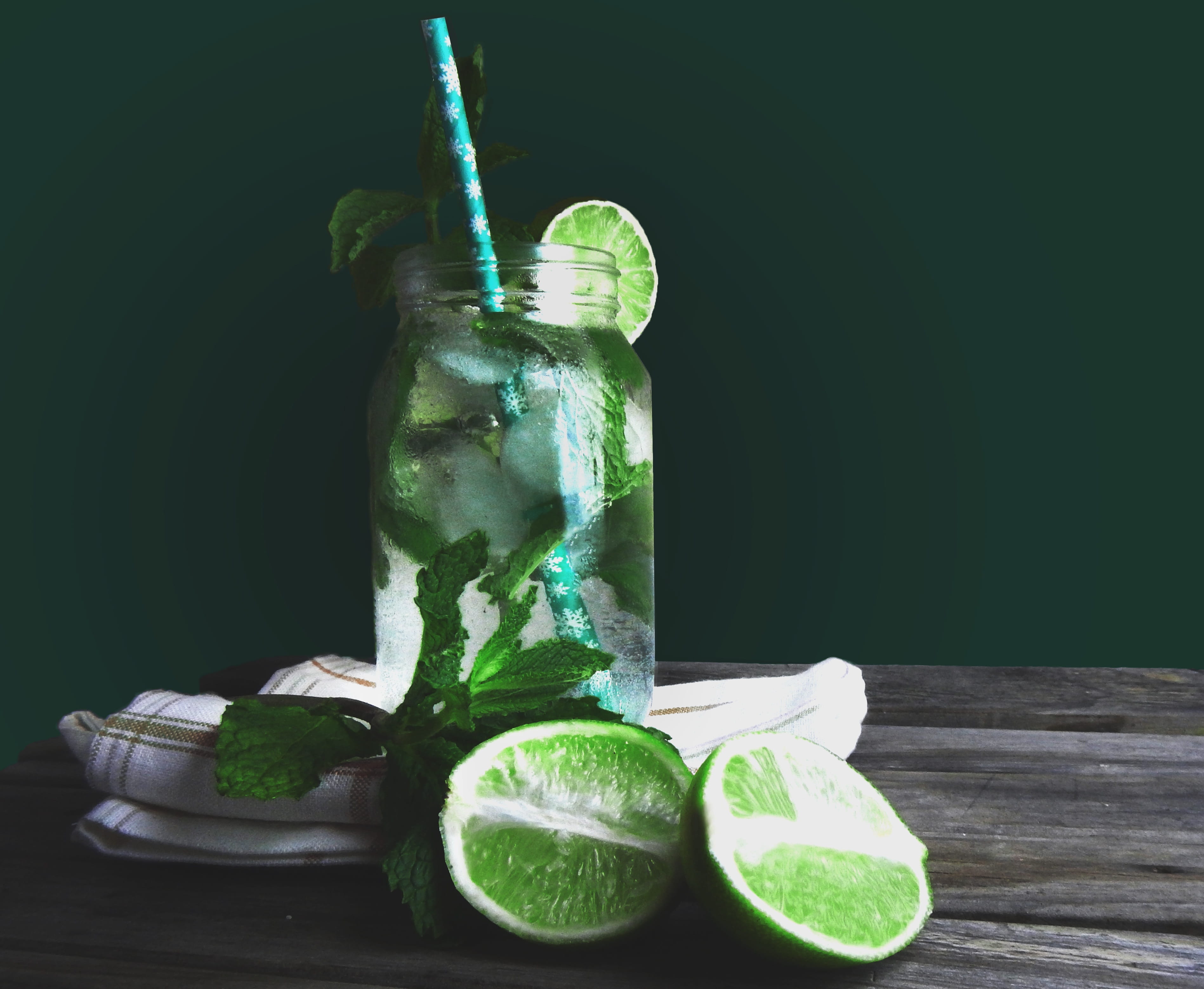indoors, Mojito, mason, drinking straw, refreshment, slice, studio shot, glass, ice, Bar, Ice, beverage, citrus fruit, food, yerba, leaf, cocktail, Drink, HD Wallpaper