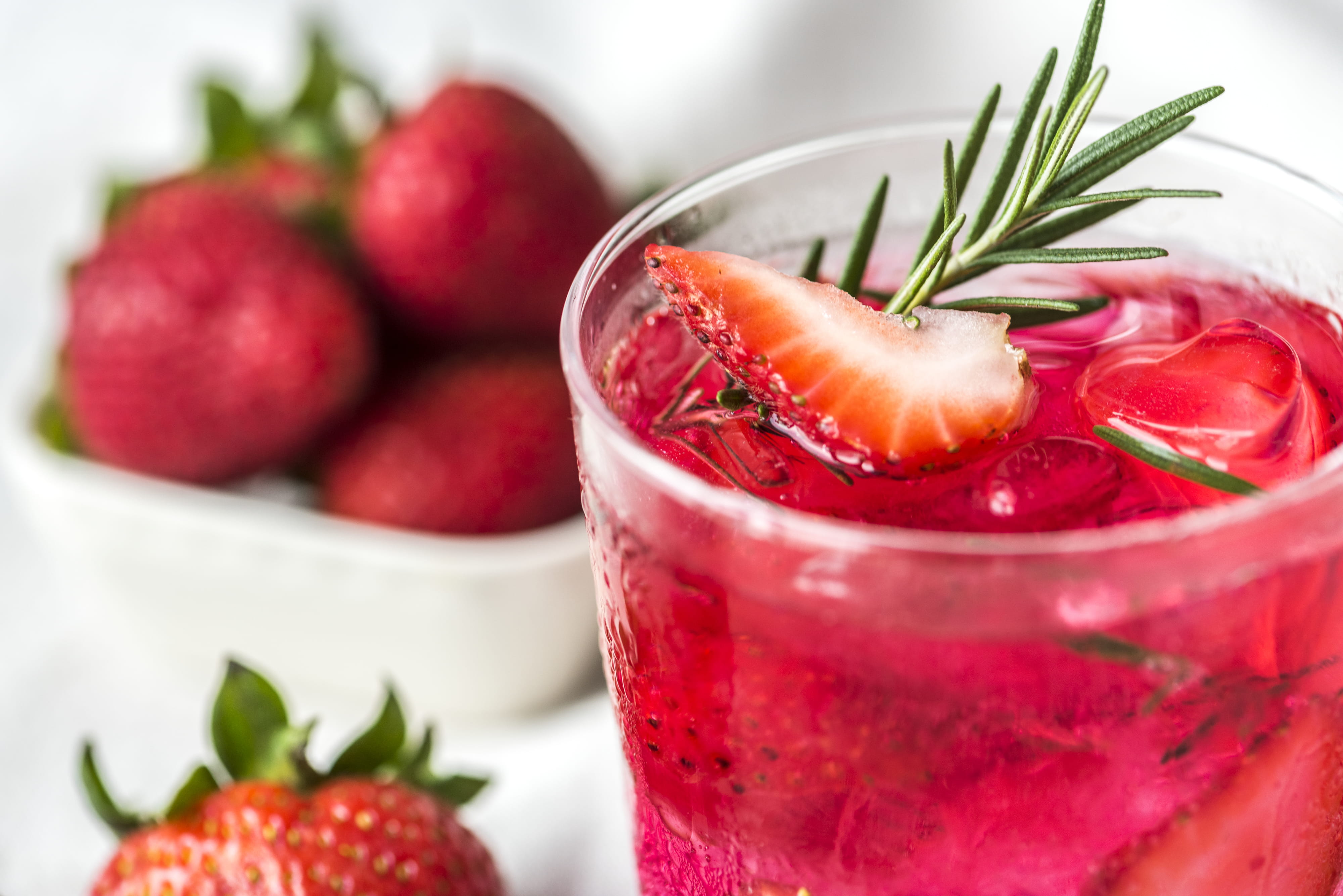 cocktail, tropical drink, red, fresh, food and drink, freshness, juicy, ripe, fruits, liquid, delicious, blurred background, healthy eating, icee, food, HD Wallpaper