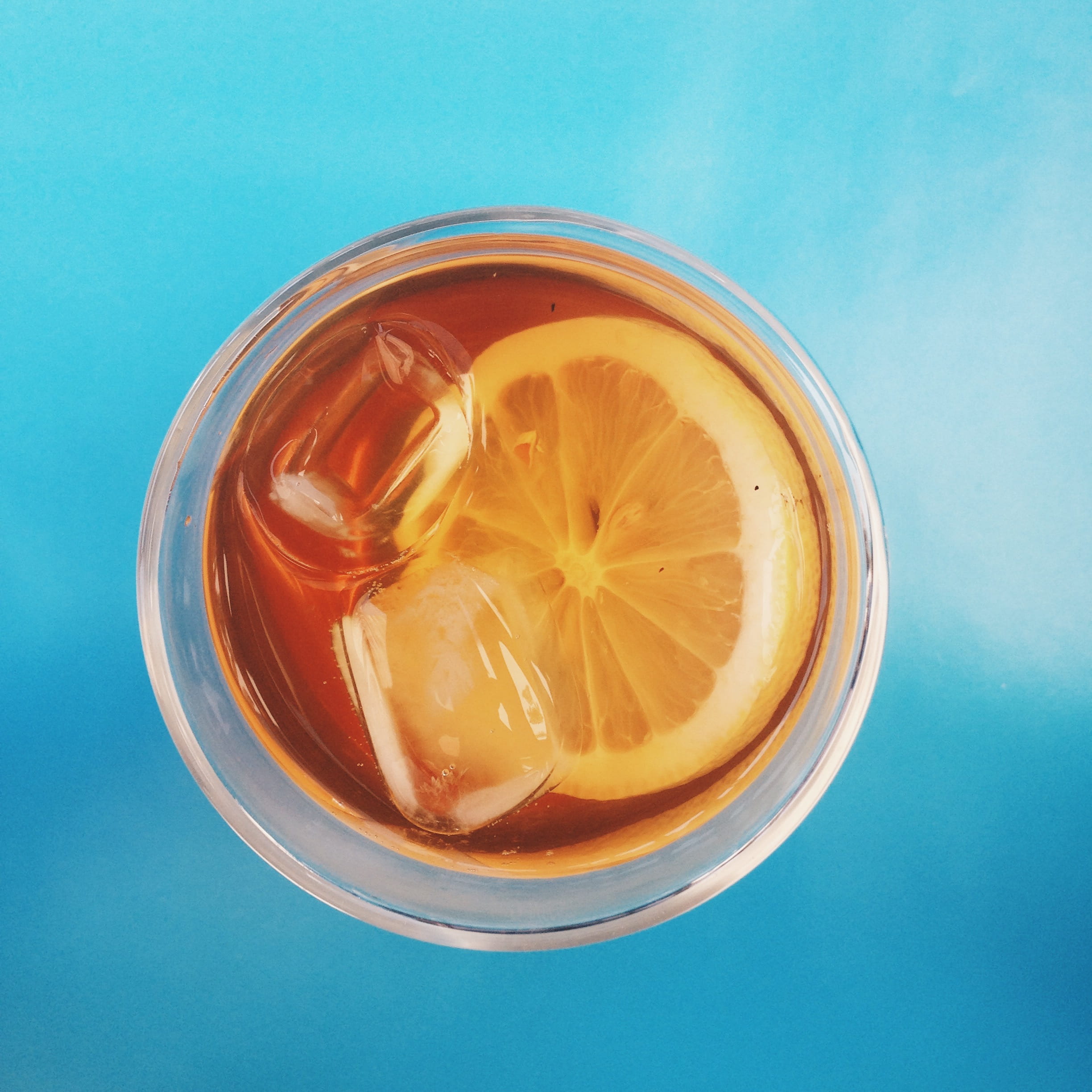 sliced, food, clear, liquid, drinking Glass, wellbeing, blue, juice, beverage, close-up, slice, still life, drink, 1080P, no people, freshness, colored background, Phone HD Wallpaper