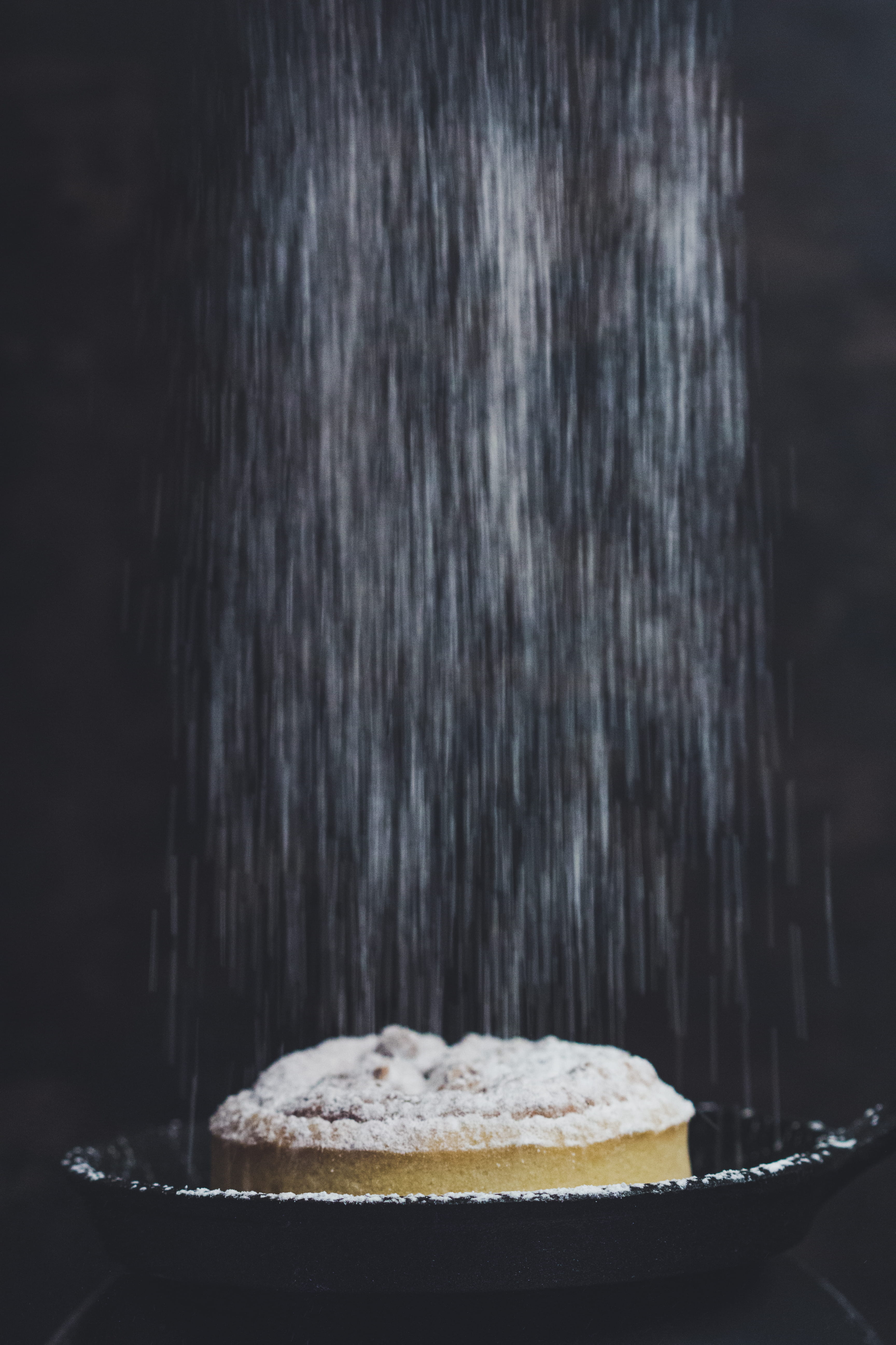 close-up, ready-to-eat, no people, wood - material, sugar, baked pastry item, food, bowl, cake, plate, sprinkle, shower, water, dessert, france, sweet food, Phone HD Wallpaper