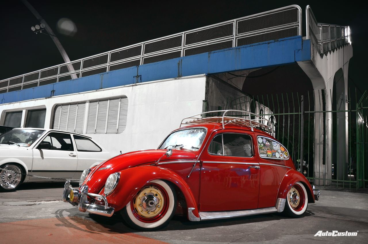 garage, accidents and disasters, architecture, mode of transportation, transportation, 720P, city, vintage car, Fusca, road, motor vehicle, car, no people, HD Wallpaper