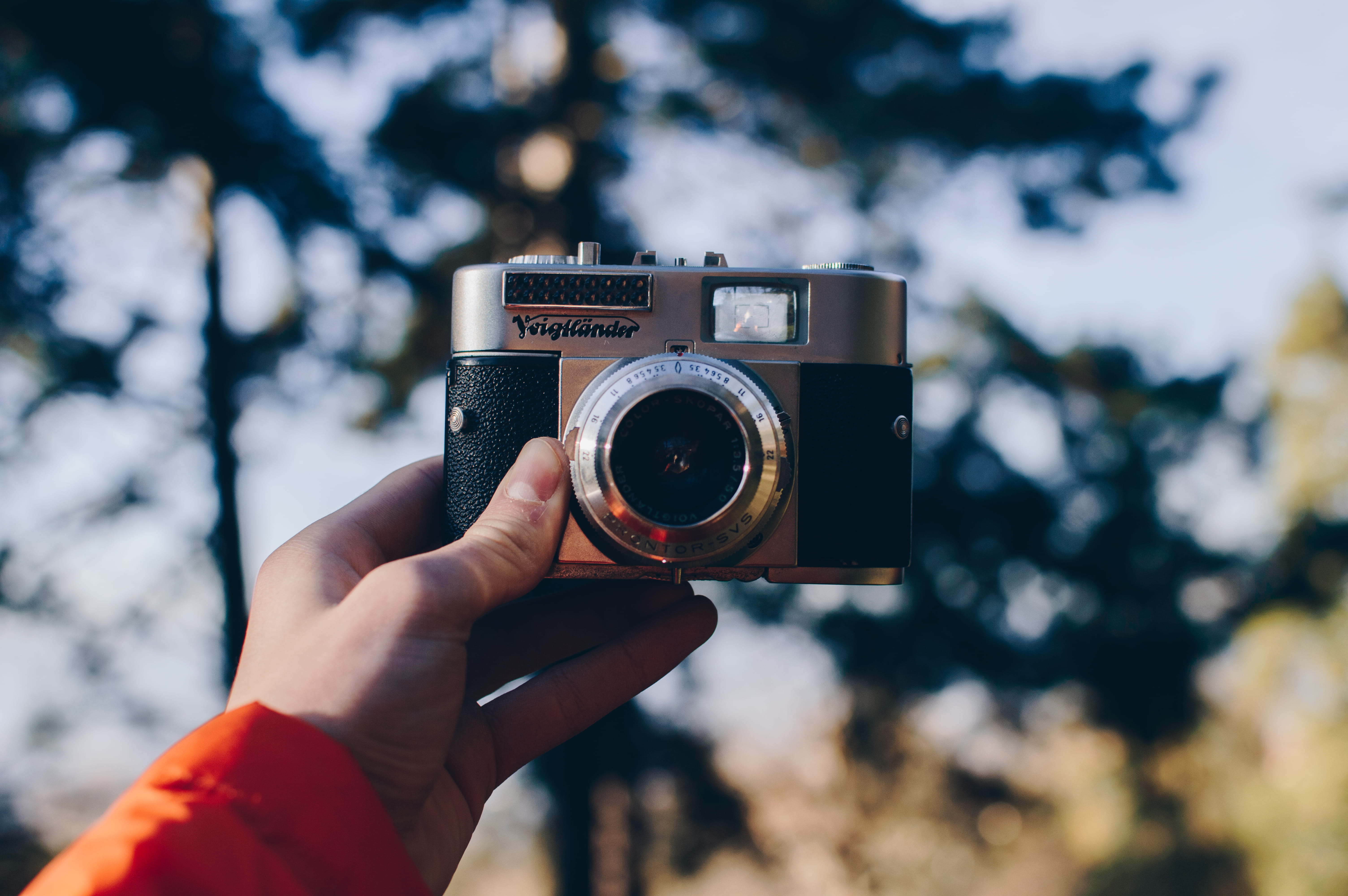 one Person, black, old-fashioned, technology, leisure activity, personal perspective, photography Themes, shallow, hobbies, photo, human Hand, day, people, HD Wallpaper