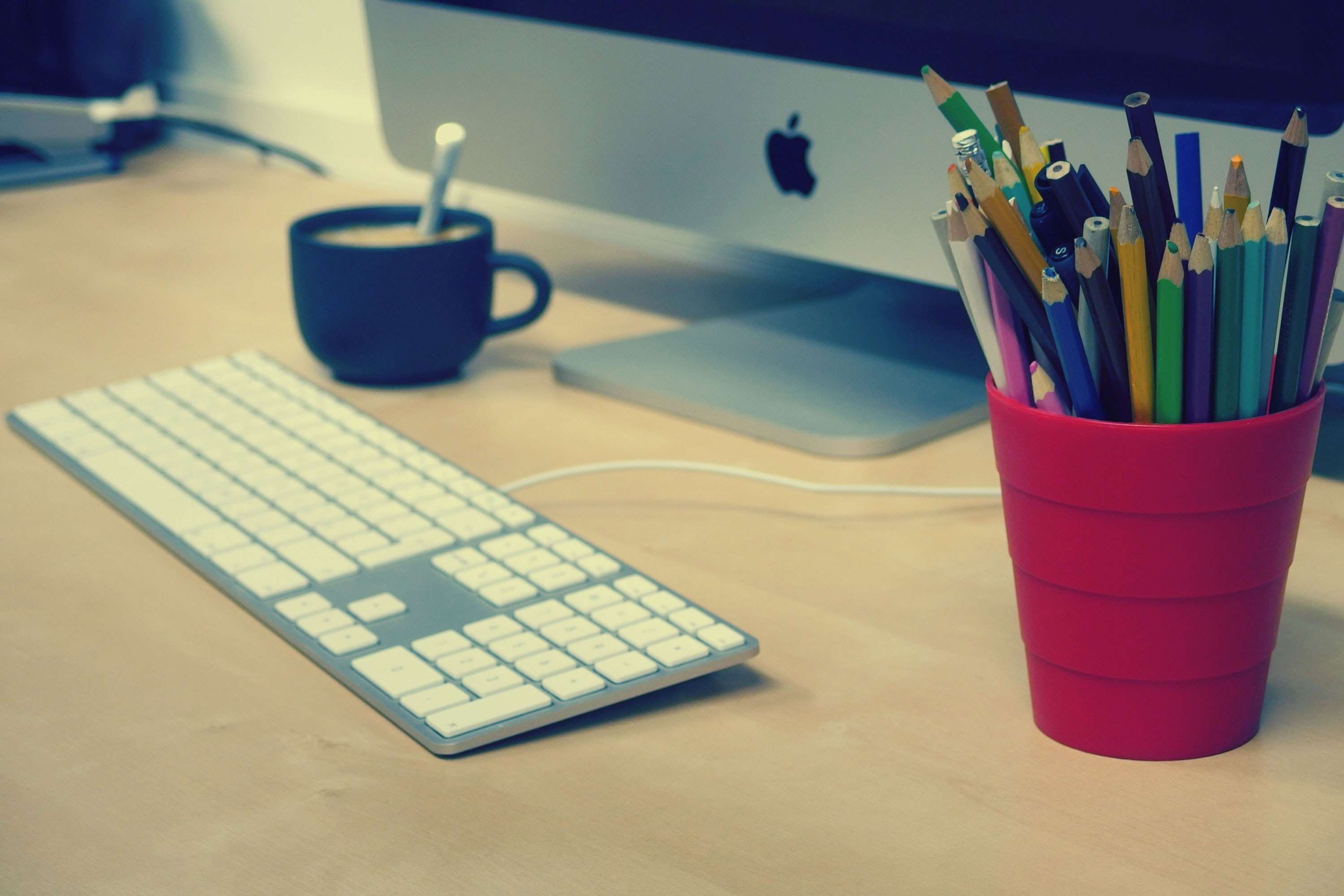 computer, close up, pen, 2K, table, communication, desk, laptop, glass, cup, computer equipment, organization, digital, office, cup of coffee, computer keyboard, HD Wallpaper