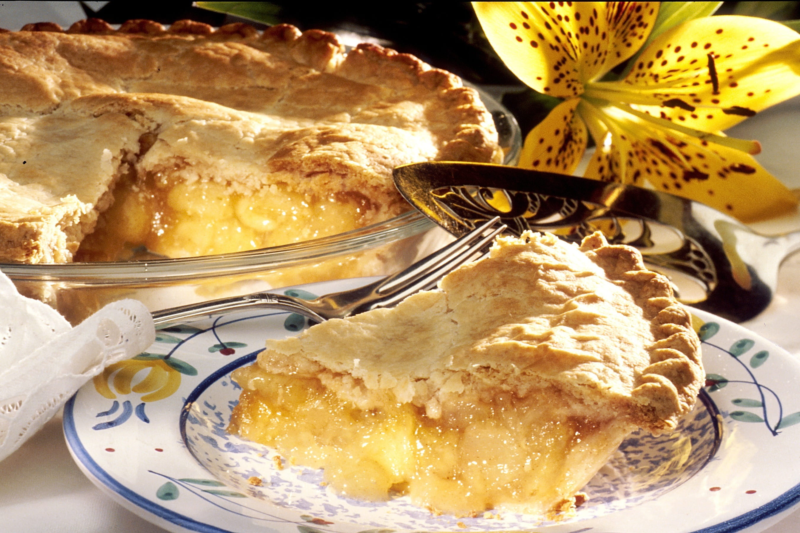 dessert, table knife, no people, baked, ready-to-eat, freshness, treat, good, snack, food and drink, fork, presentation, slice, sweet, close-up, savory pie, HD Wallpaper